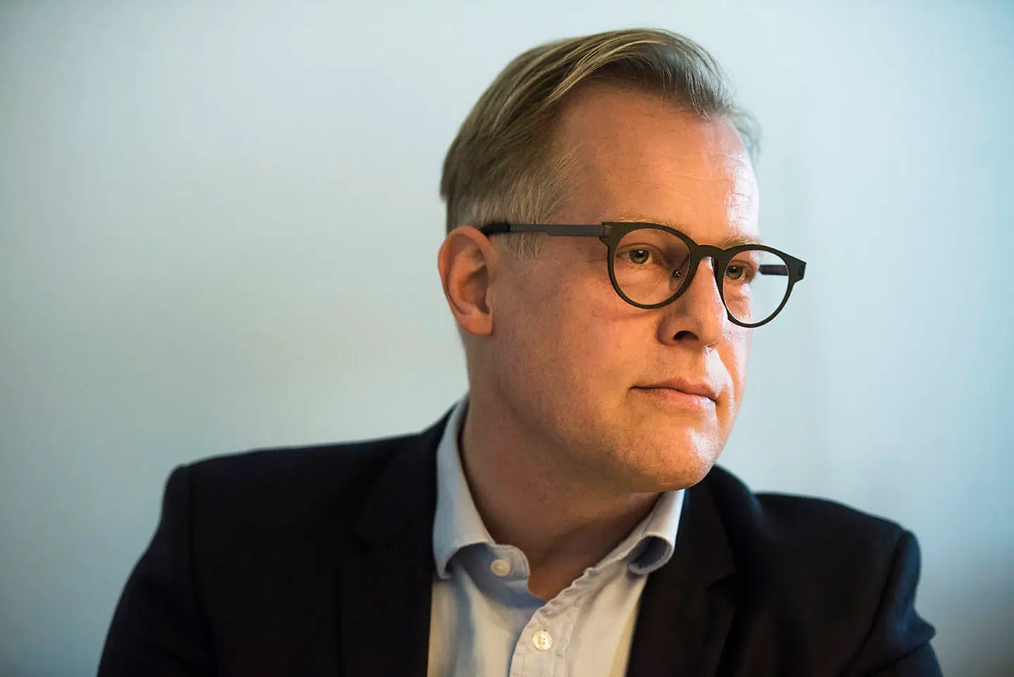 Carl Holst værste oplevelse i Folketinget: »Da en borgerlig, blå politiker sagde til mig: »Min største politiske sejr var, da vi nakkede Morten Bødskov«. Berlingske har bedt den mangeårige politiker svare på ti spørgsmål om sin tid på tinge.