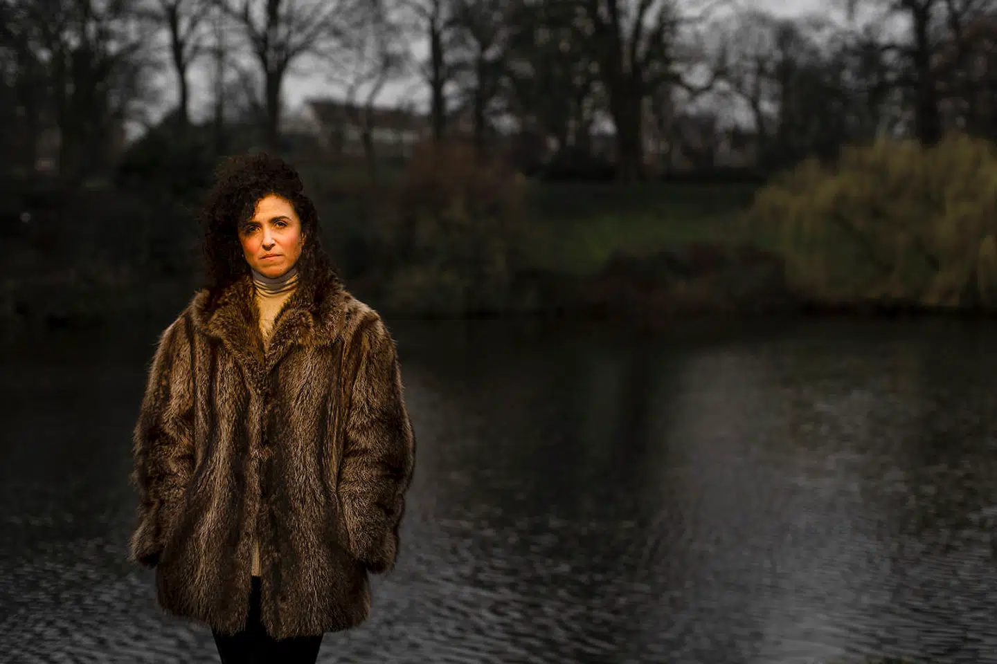 May el-Toukhys far mente, at da hun som 20-årig søgte ind på Statens Teaterskole, skulle hun i stedet tage morens pigenavn Engelstoft. Det nægtede hun.