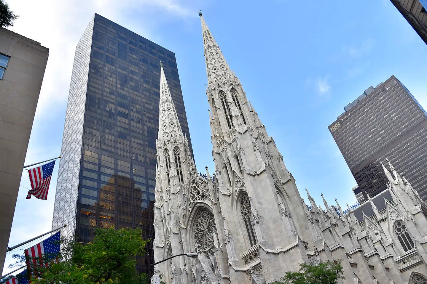St. Patrick's Cathedral blev bygget i 1878 og er i dag et kendt landmærke i New York City.