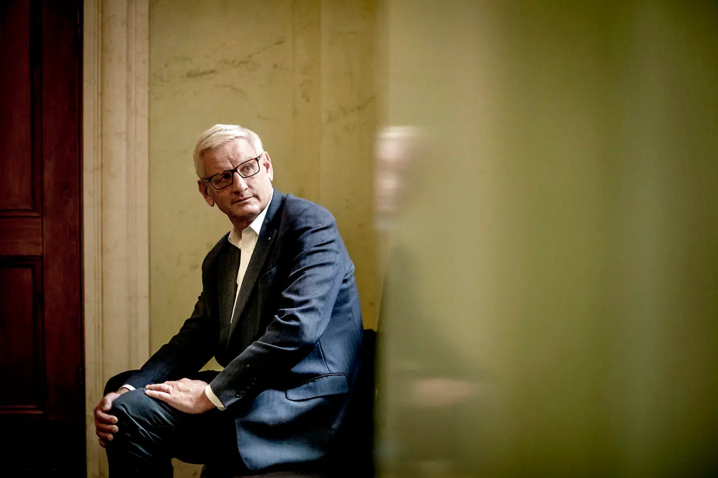 »Nogle frygter en russisk hånd bag beskyldningerne mod de baltiske banker for hvidvask. Det er en kampagne, som har været drevet af Browder, der tjente en formue i 1990ernes russiske jungleøkonomi, og som nu kalder sig selv for 'Putins fjende nr. 1.' Sveriges forhenværende statsminister Carl Bildt advarer mod, at Kreml kan have en finger med i spillet,« skriver Flemming Rose. På fotoet er det Carl Bildt.