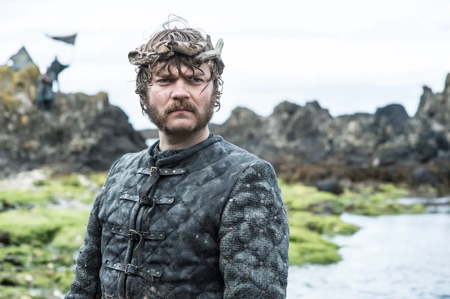 »Da jeg kom om bord, var det verdens største tv-serie. Så jeg sagde »okay« og »tak« til alting,« husker Pilou Asbæk, der spiller Euron Greyjoy i verdens største TV-serie.