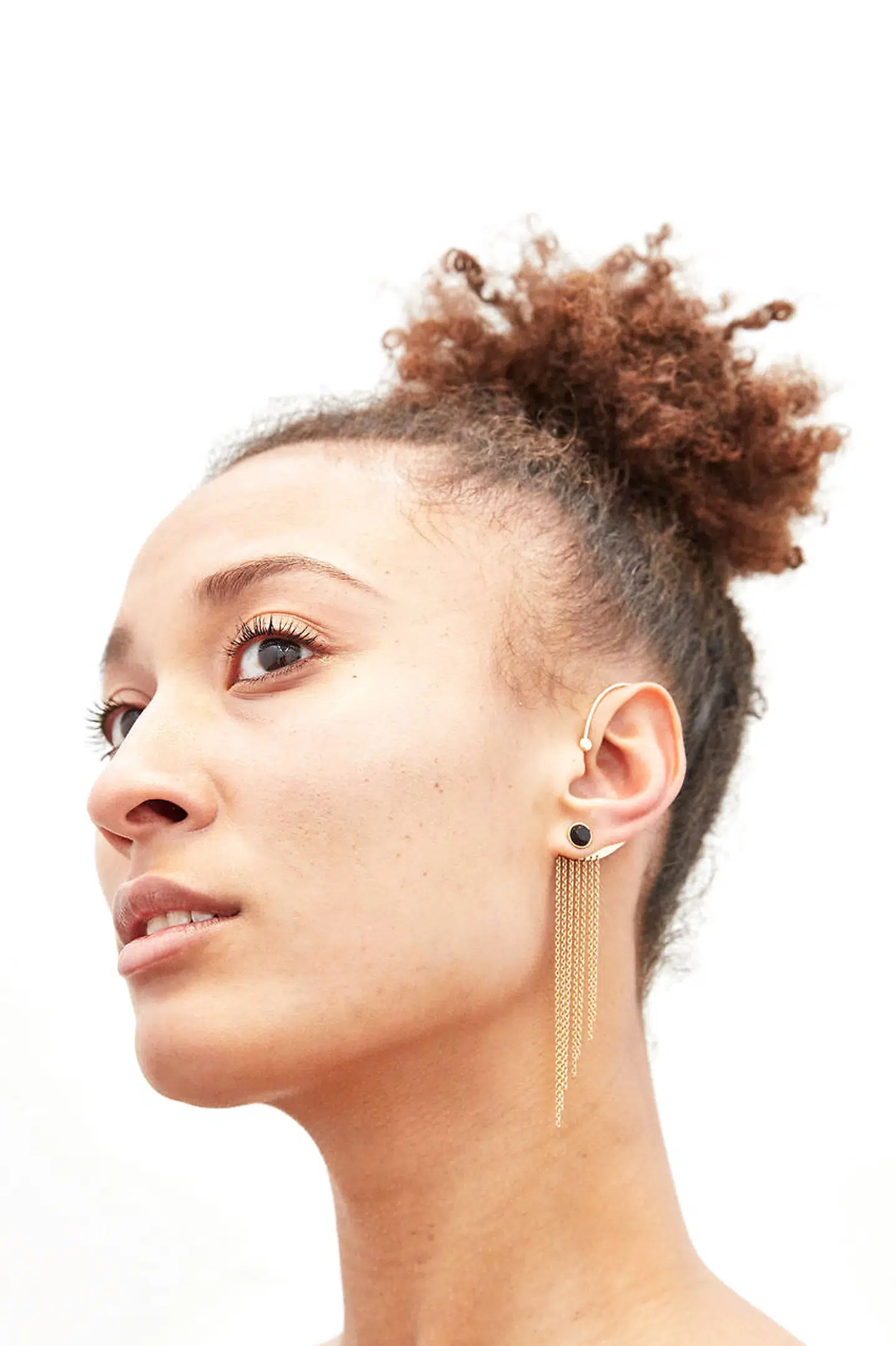 Den sorte »sten« er i virkeligheden diamantslebet Mpingo-træ fra Tanzania.