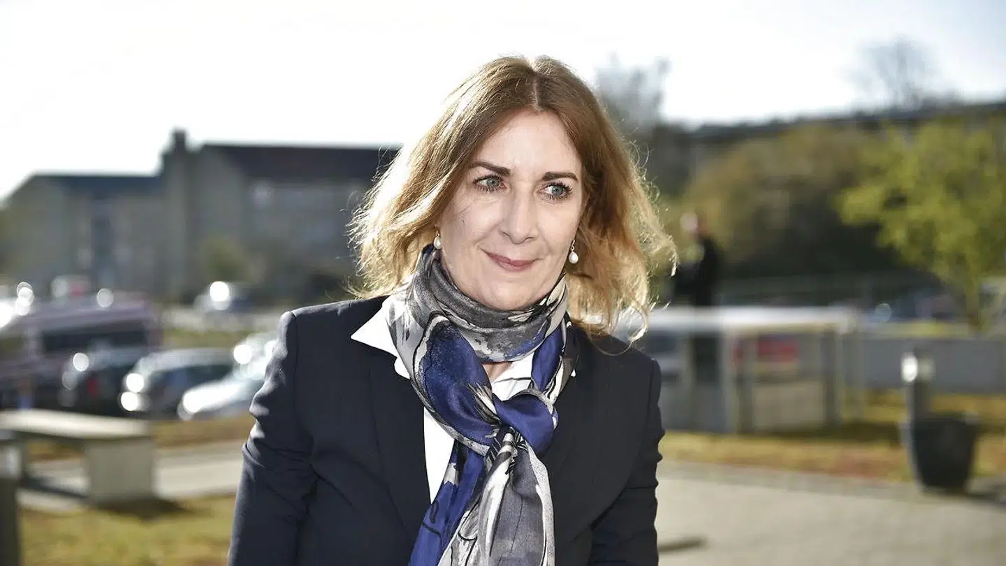 Forsvarsadvokat Mette Grith Stage repræsenterer to mænd fra Danmark, som befinder sig i henholdsvis Tyrkiet og Syrien. Fælles for dem er, at de erkender at have været hos Islamisk Stat, og at de er parat til at overgive sig til danske myndigheder.