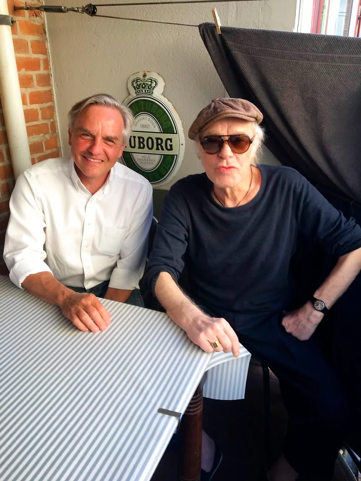 Jens Andersen og Kim Larsen i Larsens lejlighed. De to nåede at mødes syv gange.