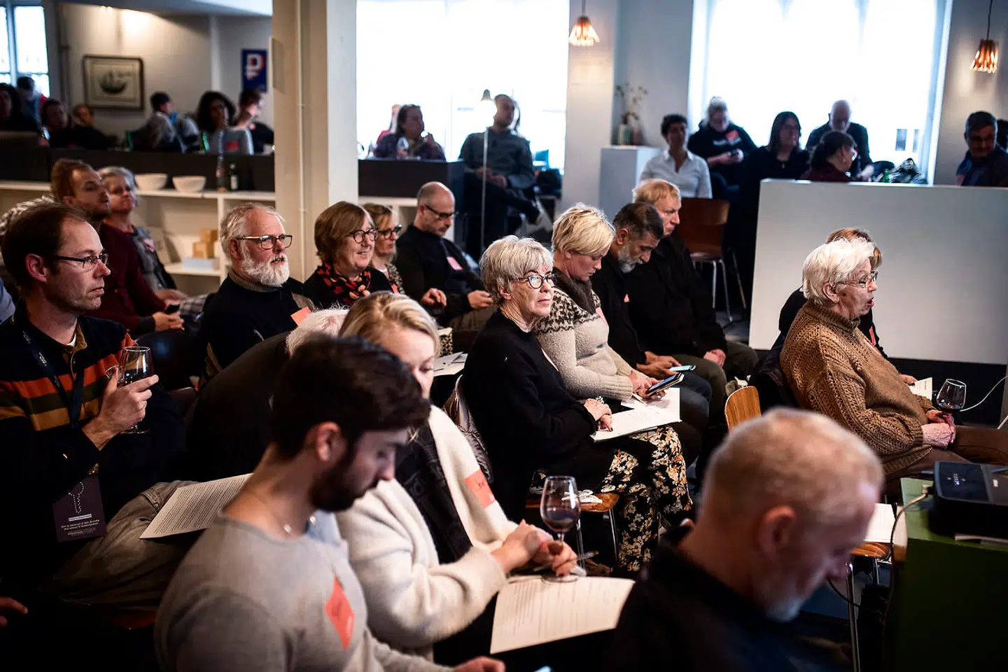 Ved orienteringsmødet onsdag var der 136 tilmeldinger fra værter, der ønskede uddybende forklaring på, hvad de nye regler kommer til at betyde for dem, når de træder i kraft 1. juli.