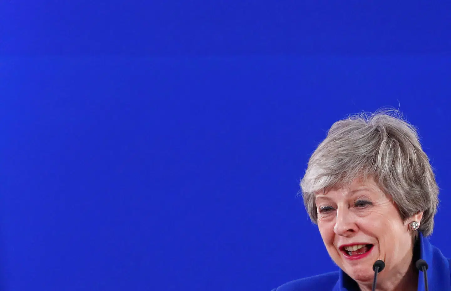Det var en lettet Theresa May, der holdt pressekonference i Bruxelles. Hun har fået en forlængelse – ganske vist længere, end den hun ønskede. Men det er alt andet end klart, hvordan hendes bagland vil reagere.