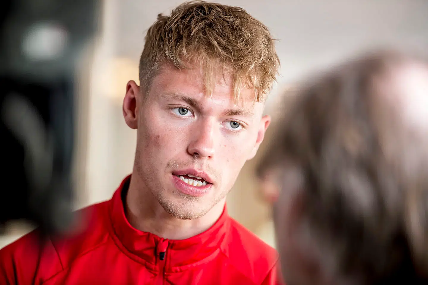 Klubber, spillere, DBU, Spillerforeningen og fangrupper tager alle afstand fra de homofobiske tilråb, der af Brøndby-fans er blevet råbt efter Viktor Fischer.