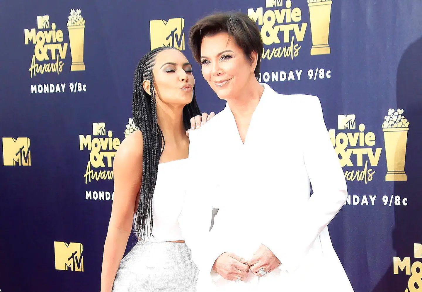 Kim Kardashian og Kris Jenner ankommer sammen til MTV Movie Awards i juni 2018. Kris Jenner er den store strateg bag Kardashian-familiens succes.