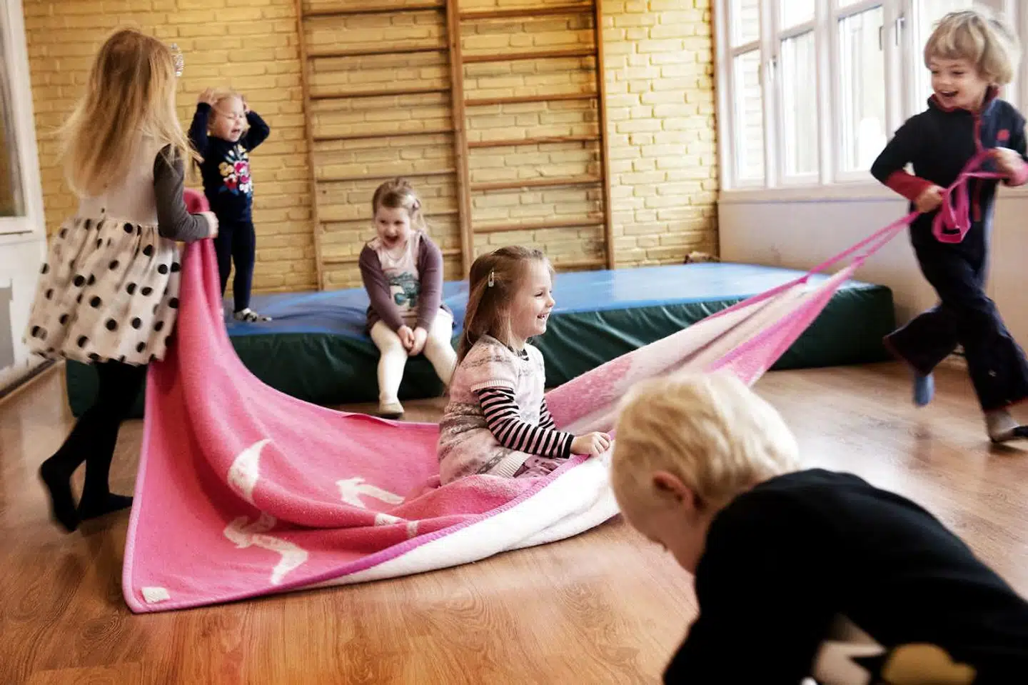 Hvis ikke en god ledelse og en god kultur blandt de ansatte er på plads, så er der ikke noget at bygge på. Man kan ikke redde sådan en institution med flere ressourcer, skriver Stefan Agger. Børnene på billedet og deres institution har ingen direkte relation til hans Indlæg.