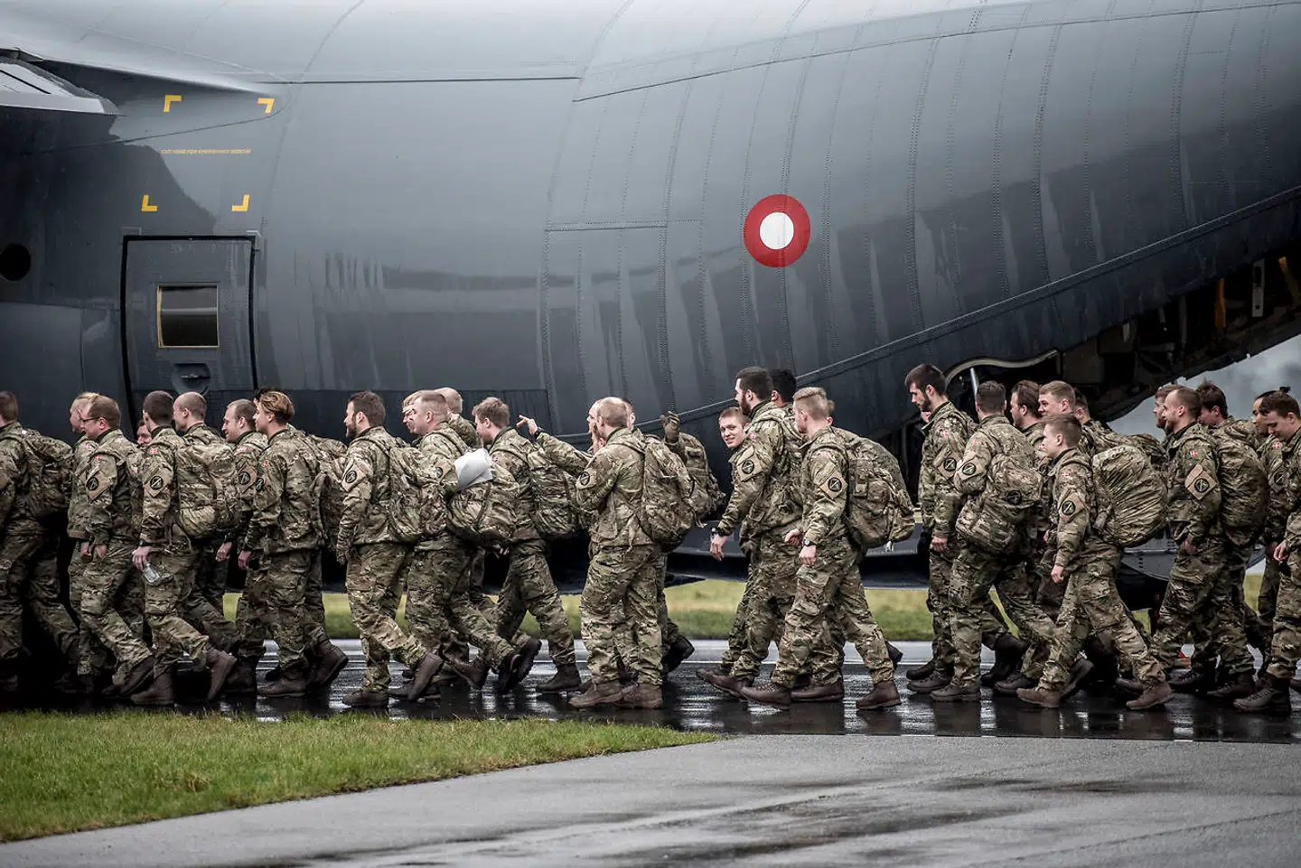 Soldaterne, der skal udgøre det danske bidrag til NATOs enhanced Forward Presence (eFP) i Baltikum, blev fløjet til Estland fra Roskilde Lufthavn i begyndelsen af januar 2018. Trods milliardindsprøjtninger ad flere omgange er USA stadig ikke tilfreds med de beløb, som Danmark afsætter til forsvaret. Derfor har Forsvarsministeriet købt en kampagne om dansk forsvar i Washington.