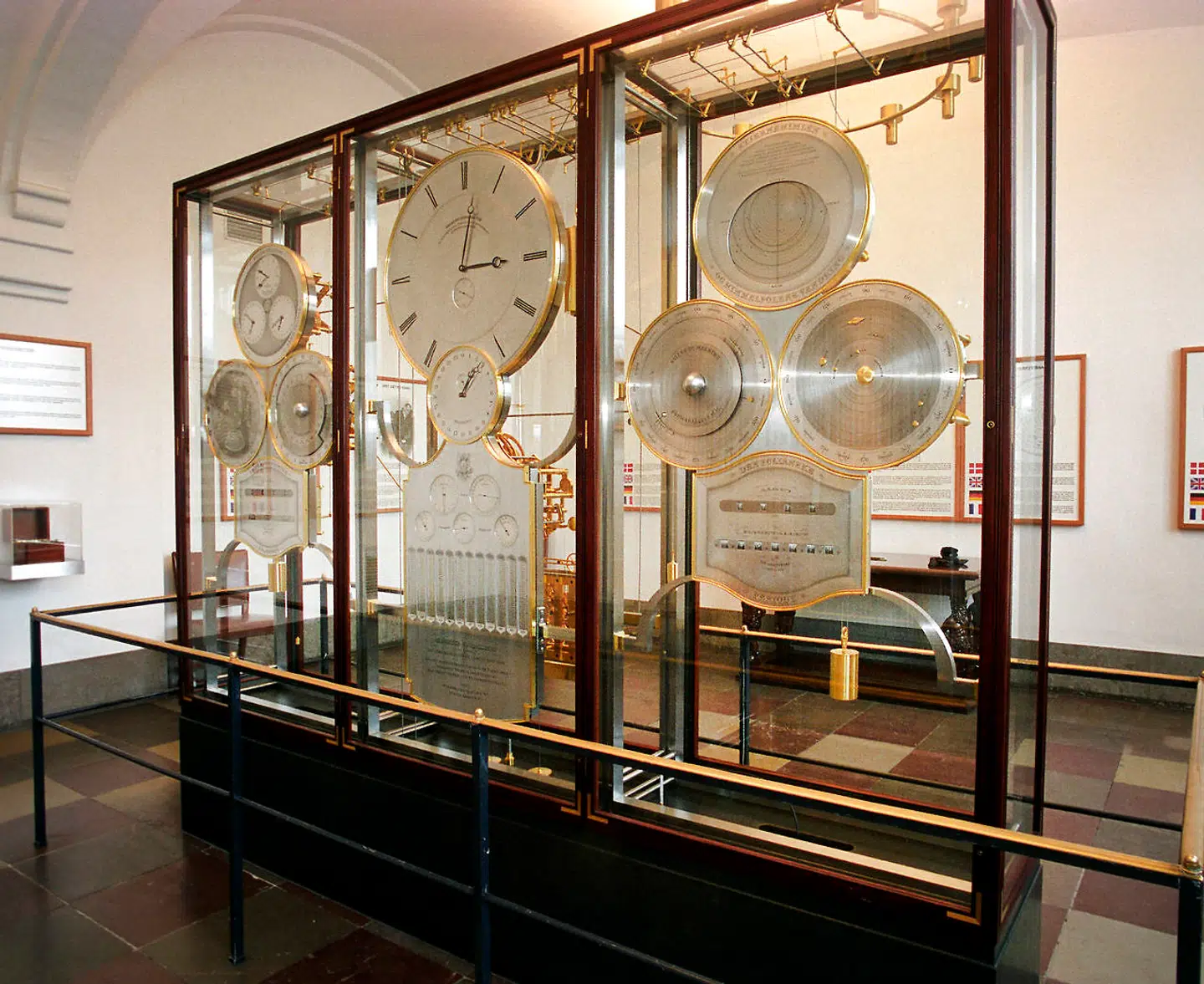 Det ellers så præcise Jens Olsens Verdensur på Københavns Rådhus har ikke gået siden december 2017. Nu gribes der ind. Arkivfoto: Michael Mottlau/Ritzau Scanpix