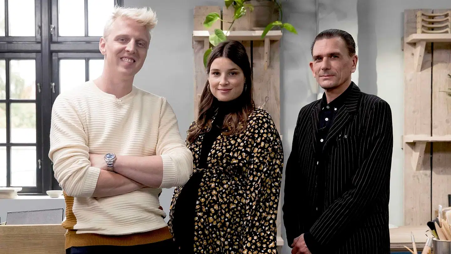 Vært Pelle Emil Hebsgaard og dommerne Pi Bjørg og Michael Geertesen i TV2s program Keramikkamp.