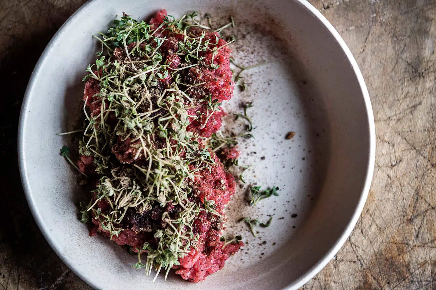 Foie gras terrine marineret i letbitter marc de bourgogne.