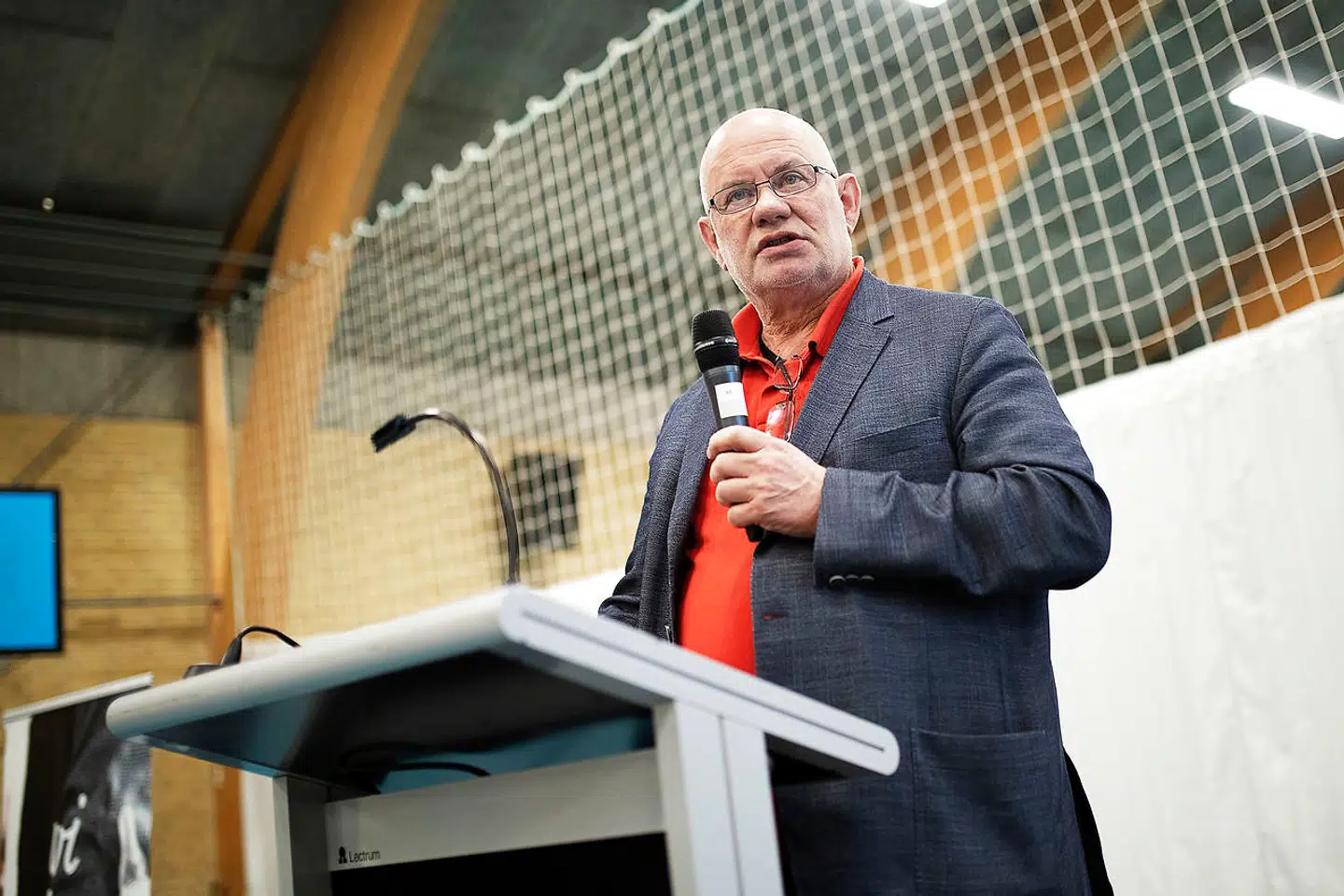 Heine Delbing på talerstolen, da han holdt sin valgtale til repræsentantskabet. Han blev ikke valgt ind.