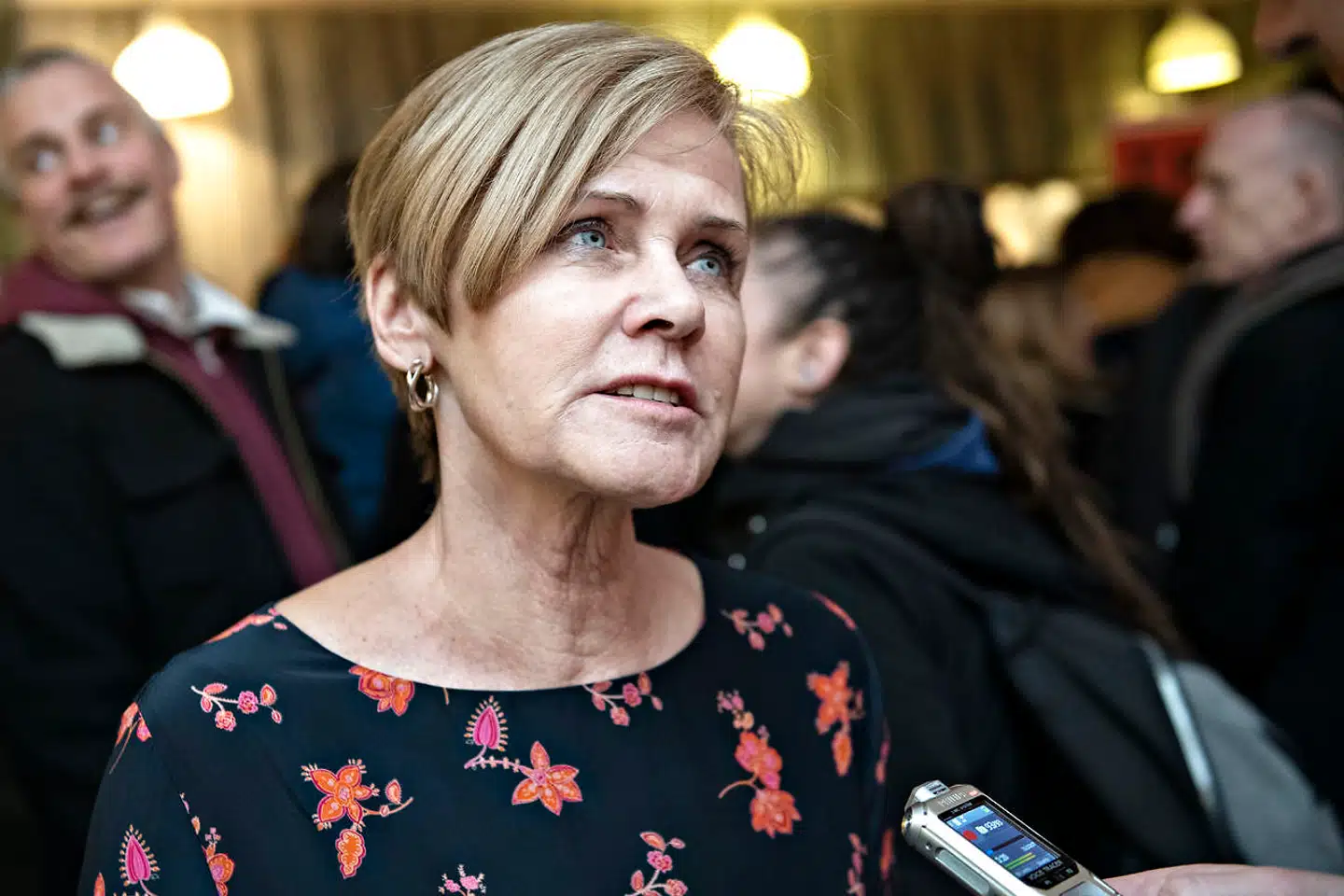 »Med det nye tiltag tages der hånd om studerende, som oplever krænkende adfærd ved at tilbyde professionel hjælp hurtigt,« hedder det i en skriftlig kommentar fra kulturminister Mette Bock (LA).