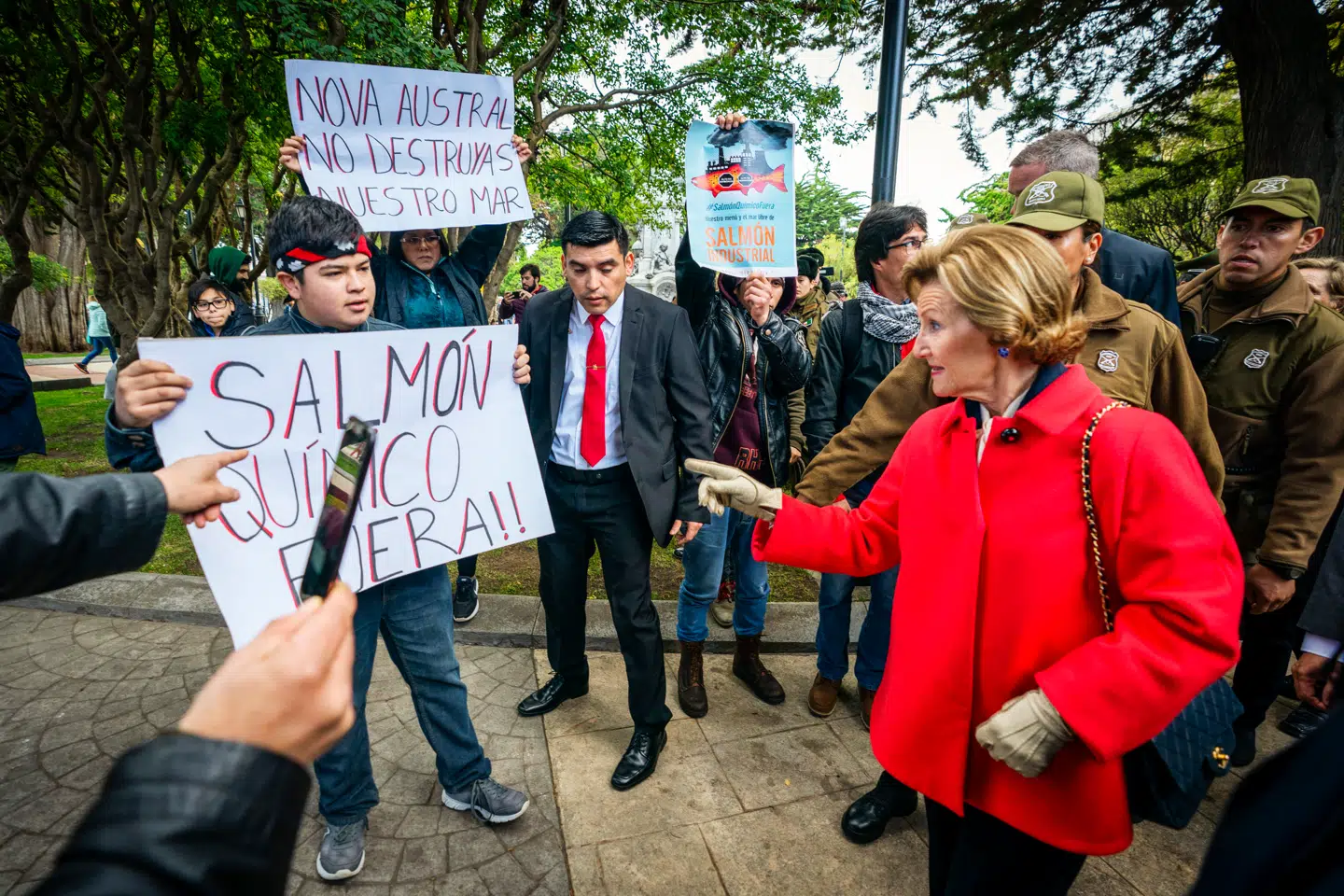 Demonstrationer i Puntas Arenas i forbindelse med det norske kongepars besøg i Chile.