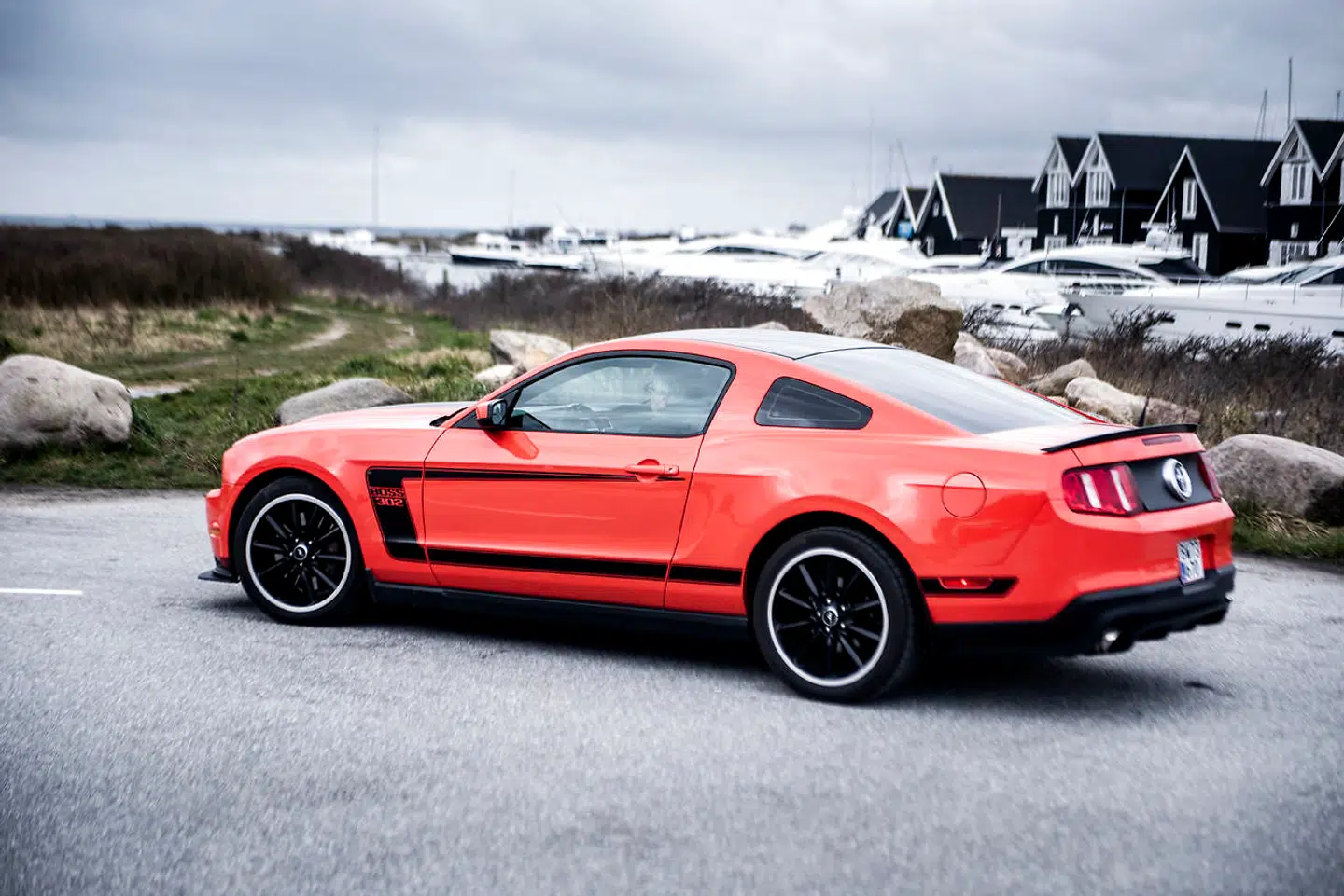 Boss 302-modellen fra 2012 er brutal, og den er ifølge Hans Frost det tætteste, man kommer en automobil-inkarnation af en nærdødsoplelve.