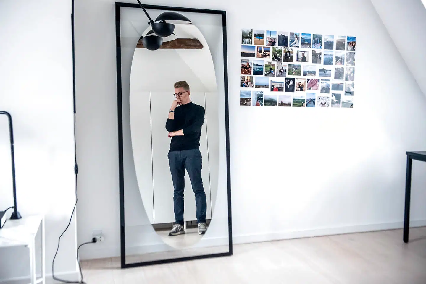 »Spejlet er lige så enkelt og lækkert at se på, som processen bag dets tilblivelse har været,« siger Emil Thorup.