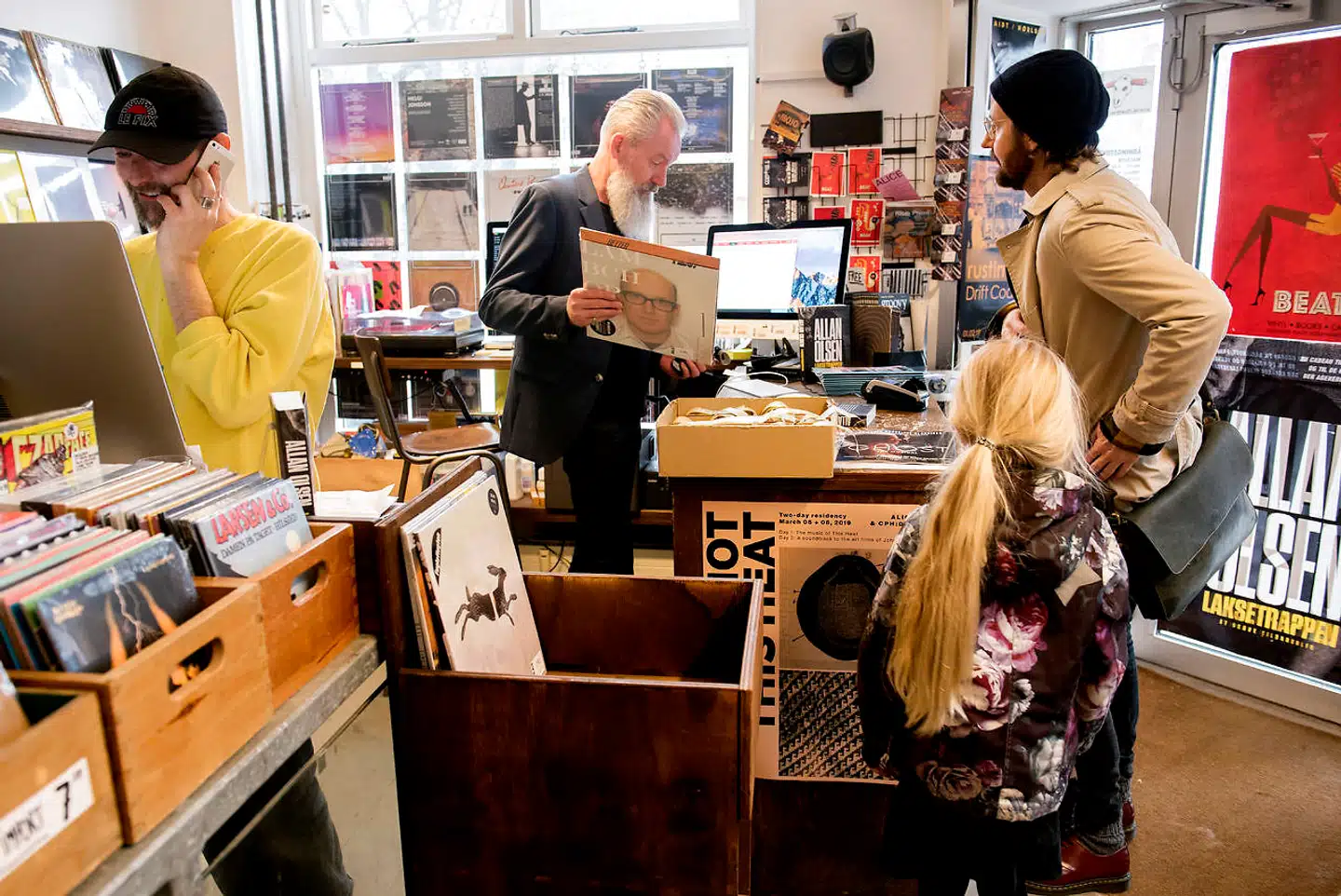 Pladebutikken Beat åbnede i 2016 og har omkring 14.000 titler på lager. De kan godt mærke, at interessen for vinylplader er stigende.