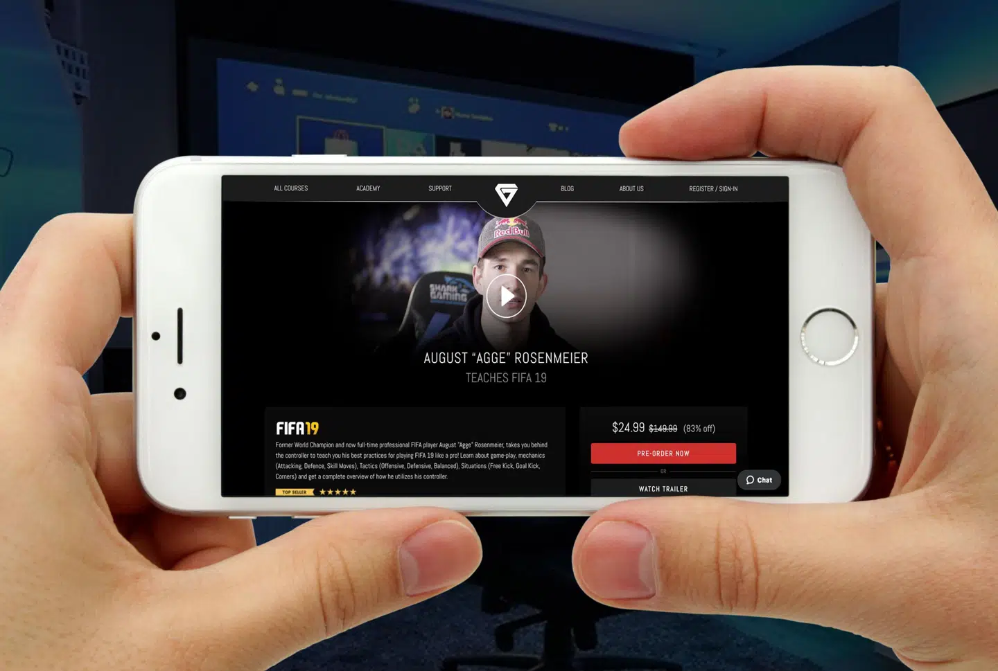 Den danske fifaspiller »Agge« er tidligere verdensmester i det populære fodboldssimulationsspil. Han spiller i dag for det FCK-ejede »North« og har tidligere spillet for blandt andre PSG.