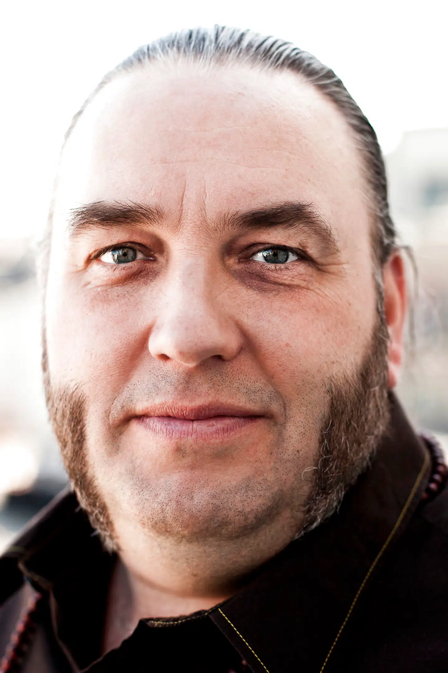 Radiovært og DJ Master Fatman er afgået ved døden i en alder af 53 år. Det oplyser Jørgen Ramskov, chefredaktør på Radio24syv, på vegne af familien.