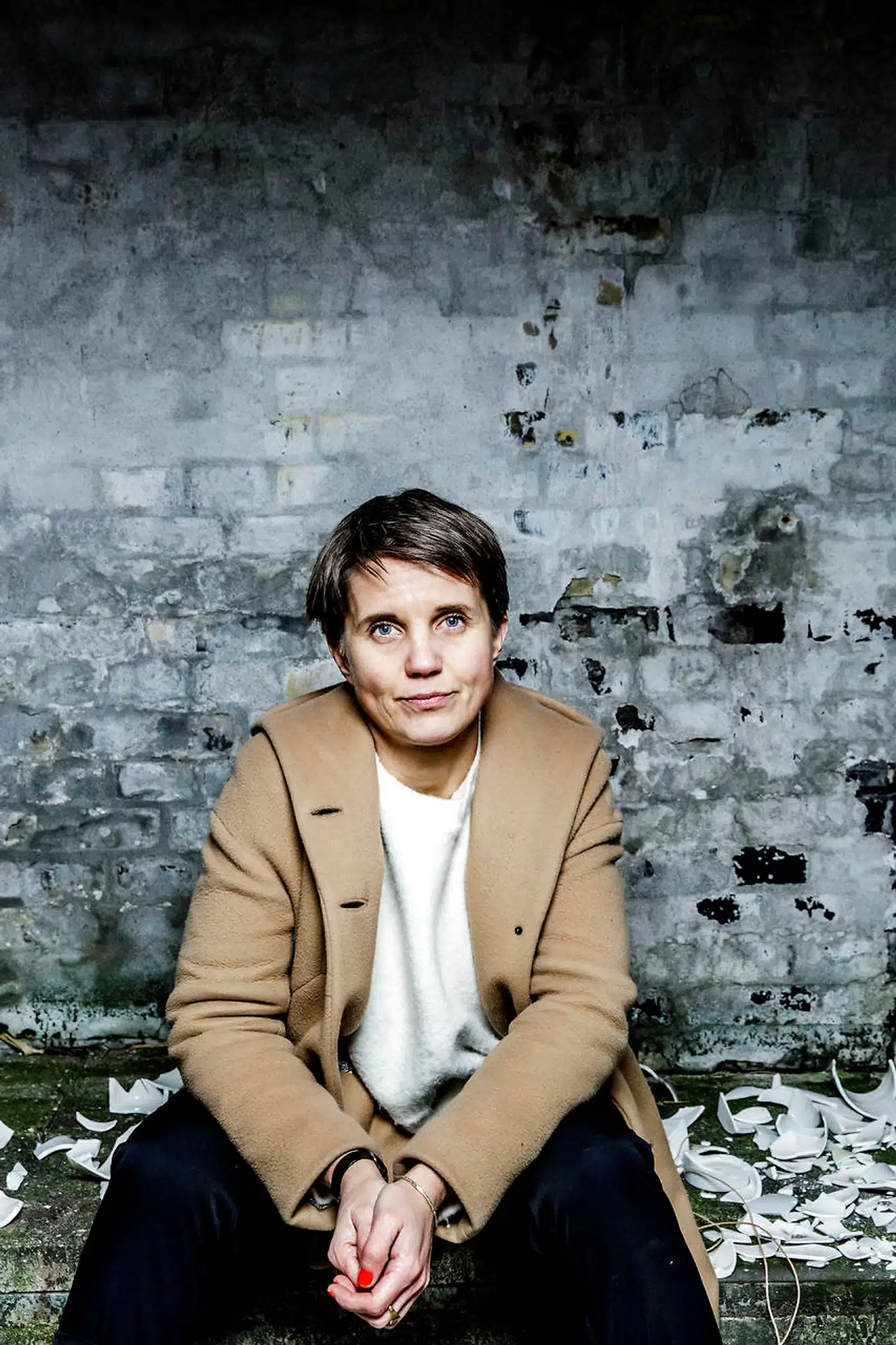 Keramikeren Anne Black er uddannet fra Danmarks Designskole i 1996 og har siden designet og produceret sine egne produkter.