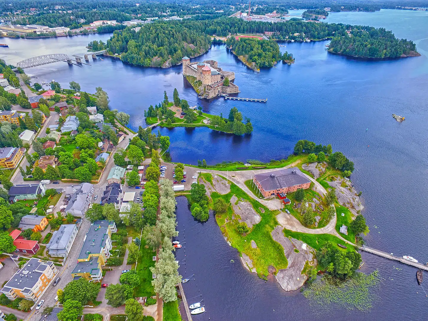 Den smukke by Savonlinna i Finland, hvor der hver sommer holdes operafestival.