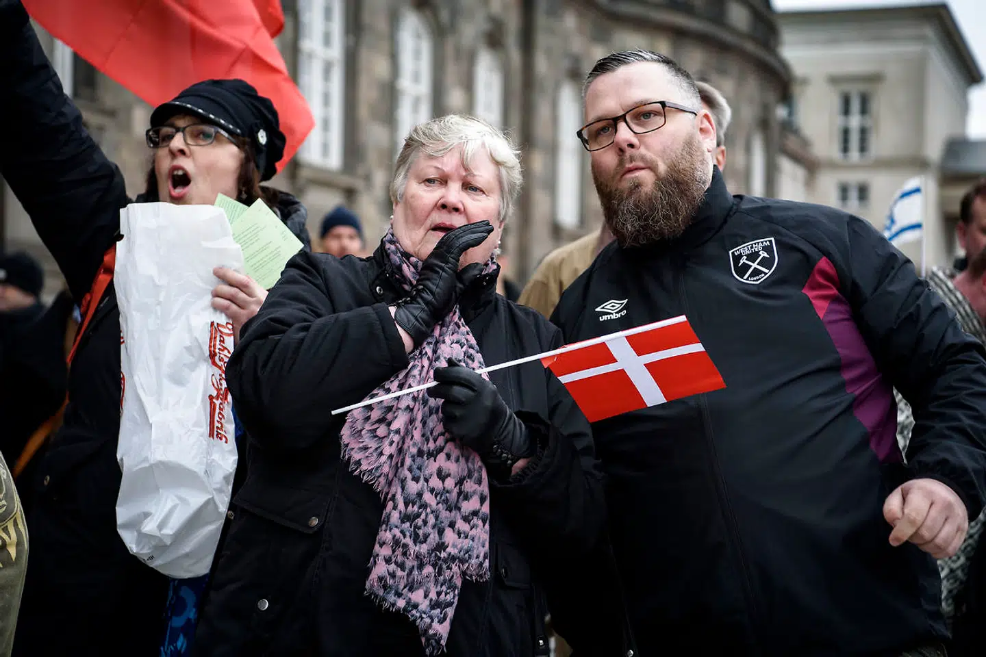 Flere grupper lavede moddemonstrationer mod Hibz ut-Tahrir.