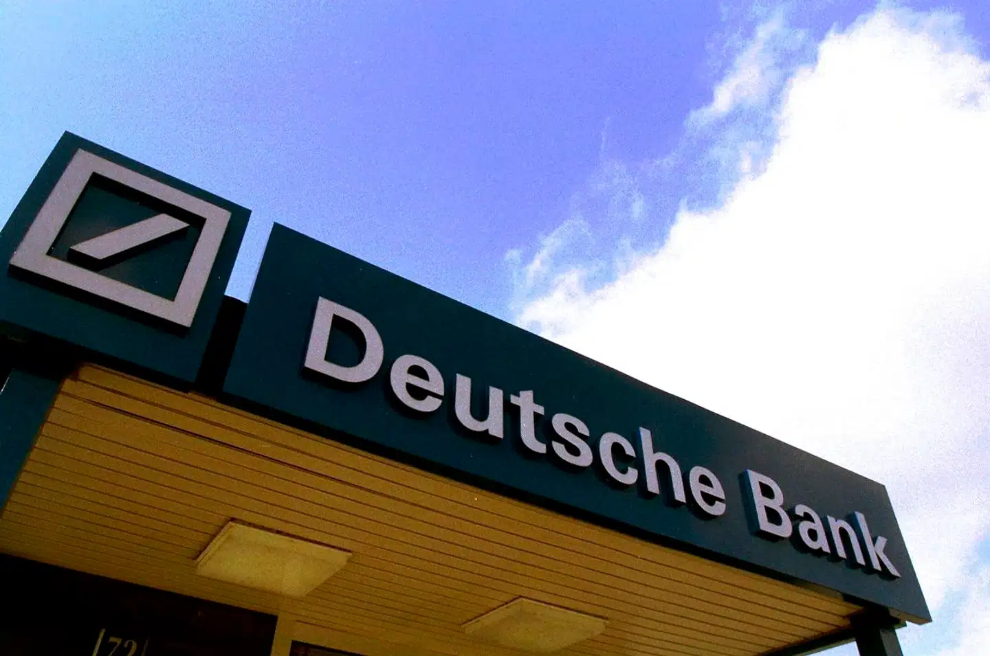 Besværet med Brexit har udløst en klækkelig lønforhøjelse til en af direktørerne i Deutche Bank.