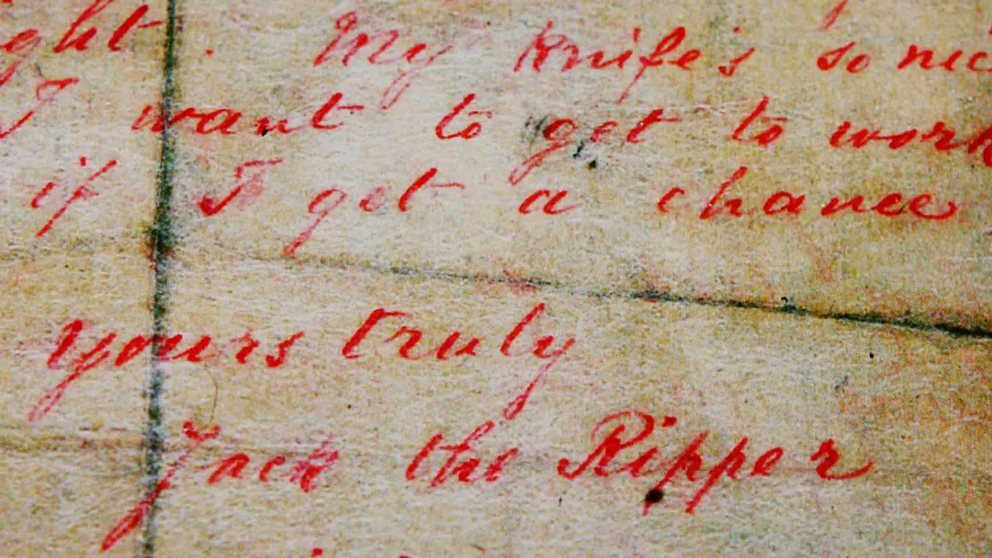 Den 25. september 1888 modtog politiet i London et brev fra Jack the Ripper. Krimiforfatteren Patricia Cornwell brugte det til at identificere Jack the Ripper. Men nu er nye beviser dukket op, hvor et sjal med blod- og sædpletter er brugt til en DNA-undersøgelse.AFP PHOTO/Carl de Souza