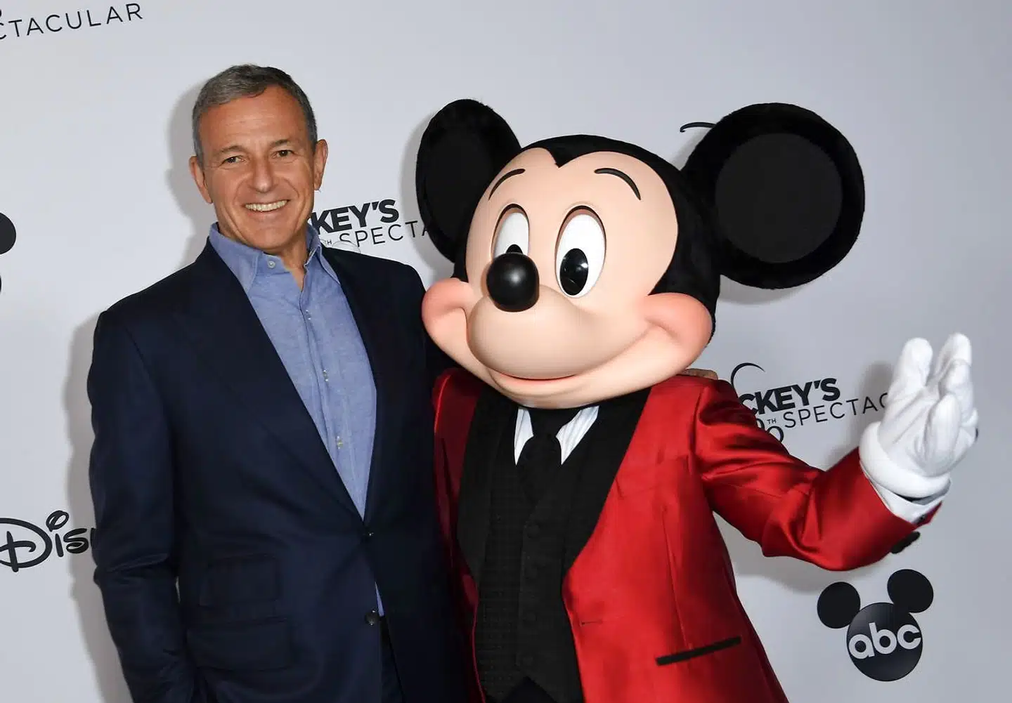 Bestyrelsesformand og CEO for Walt Disney, Robert Iger, fik i 2018 en lønstigning på 80 pct. sammenlignet med 2017. Hans løn var i 2018 på 66 mio. dollar.