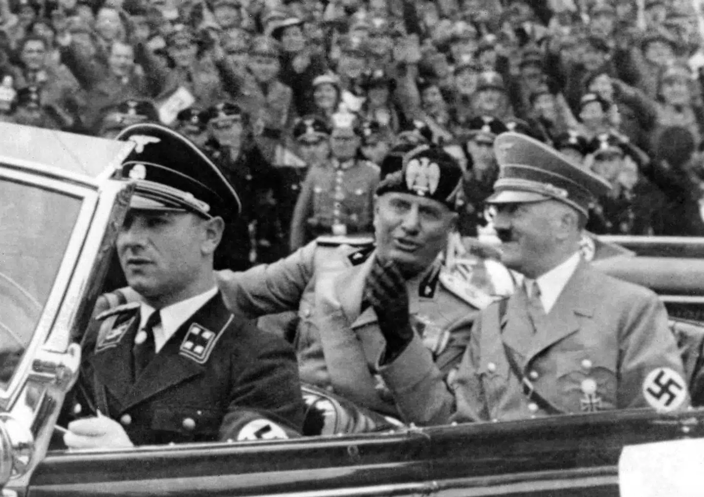 Hitler og Mussolini i september 1937. Deres indbyrdes forhold svingede fra beundring til foragt.