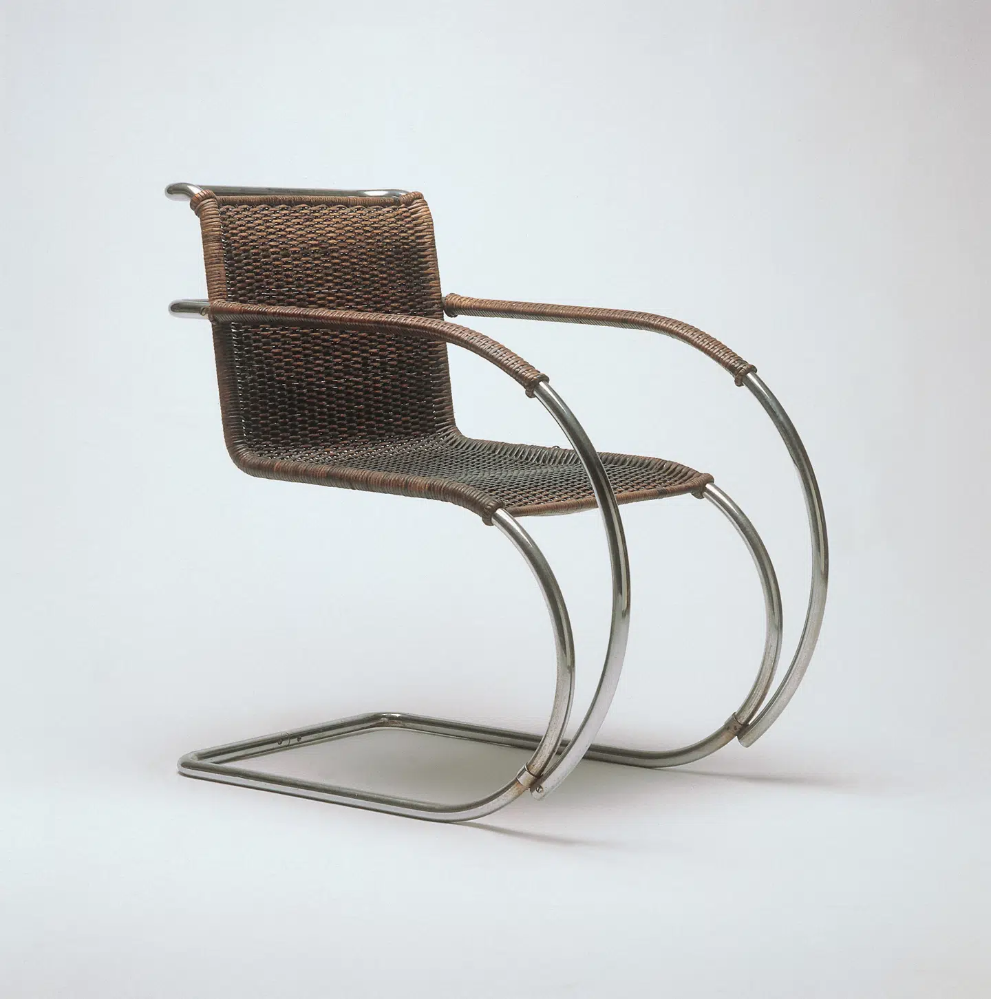 Ludwig Mies van der Rohes »arm chair MR 20/3« fra 1927. Collection Vitra Design Museum, © VG Bild-Kunst Bonn, 2015.