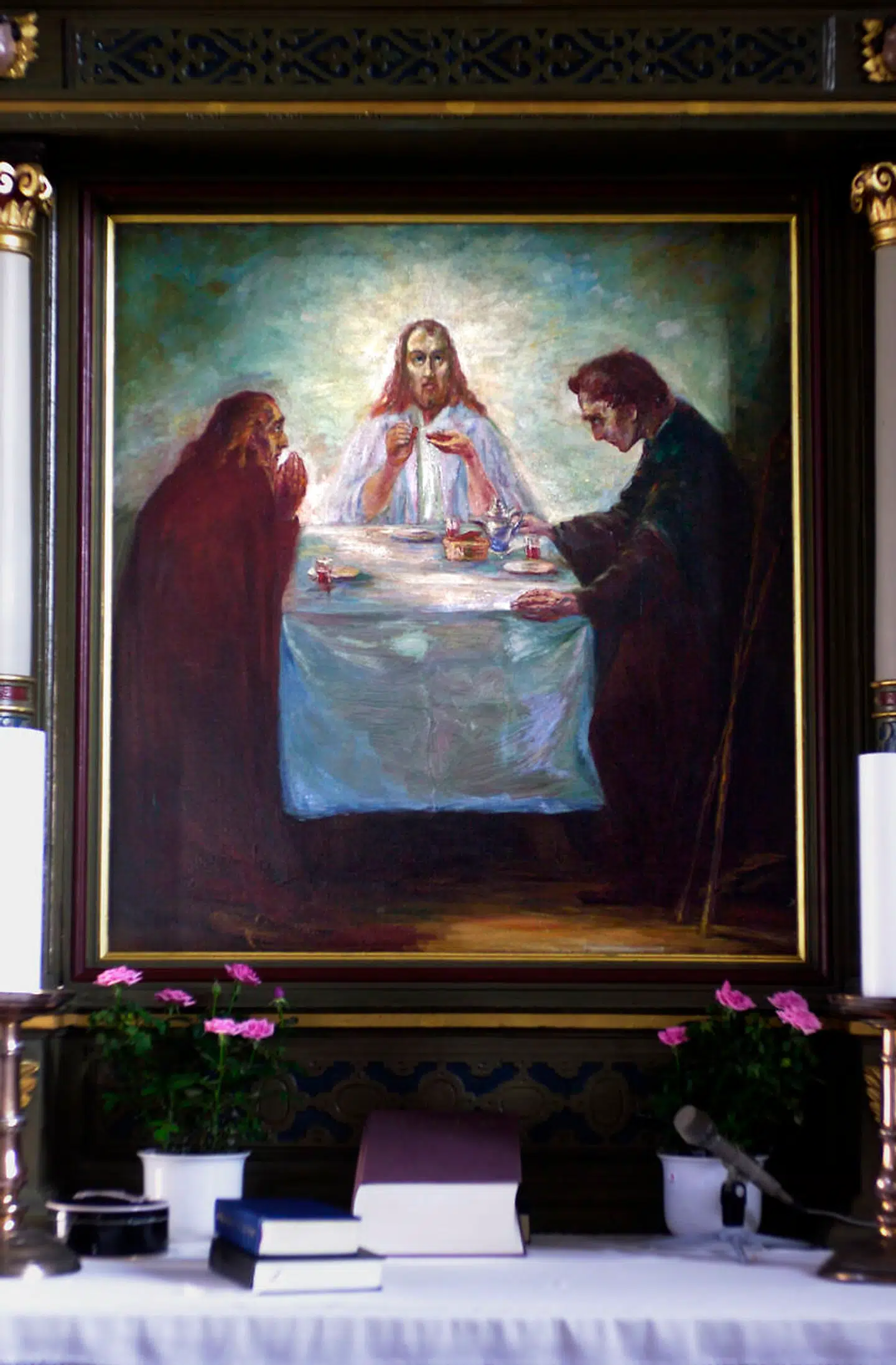 I 2014 blev et maleri af Emil Nolde, »Middag i Emmaus«, stjålet fra Ølstrup Kirke i Vestjylland. Værket blev dog få måneder senere fundet igen i Nordtyskland.