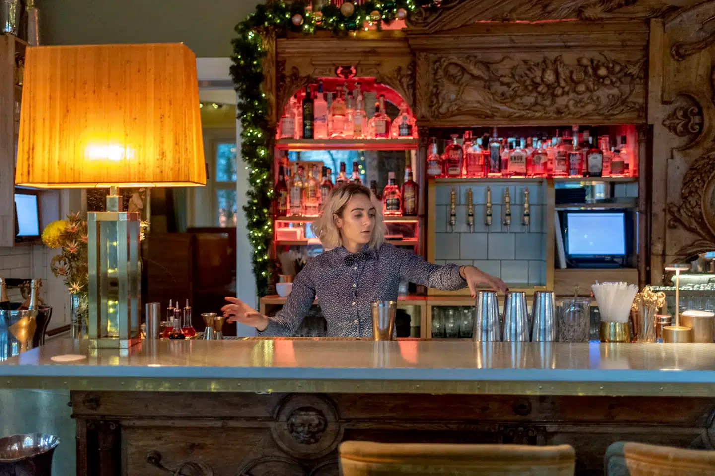 Brønnum - velour, messing og drinks galore.