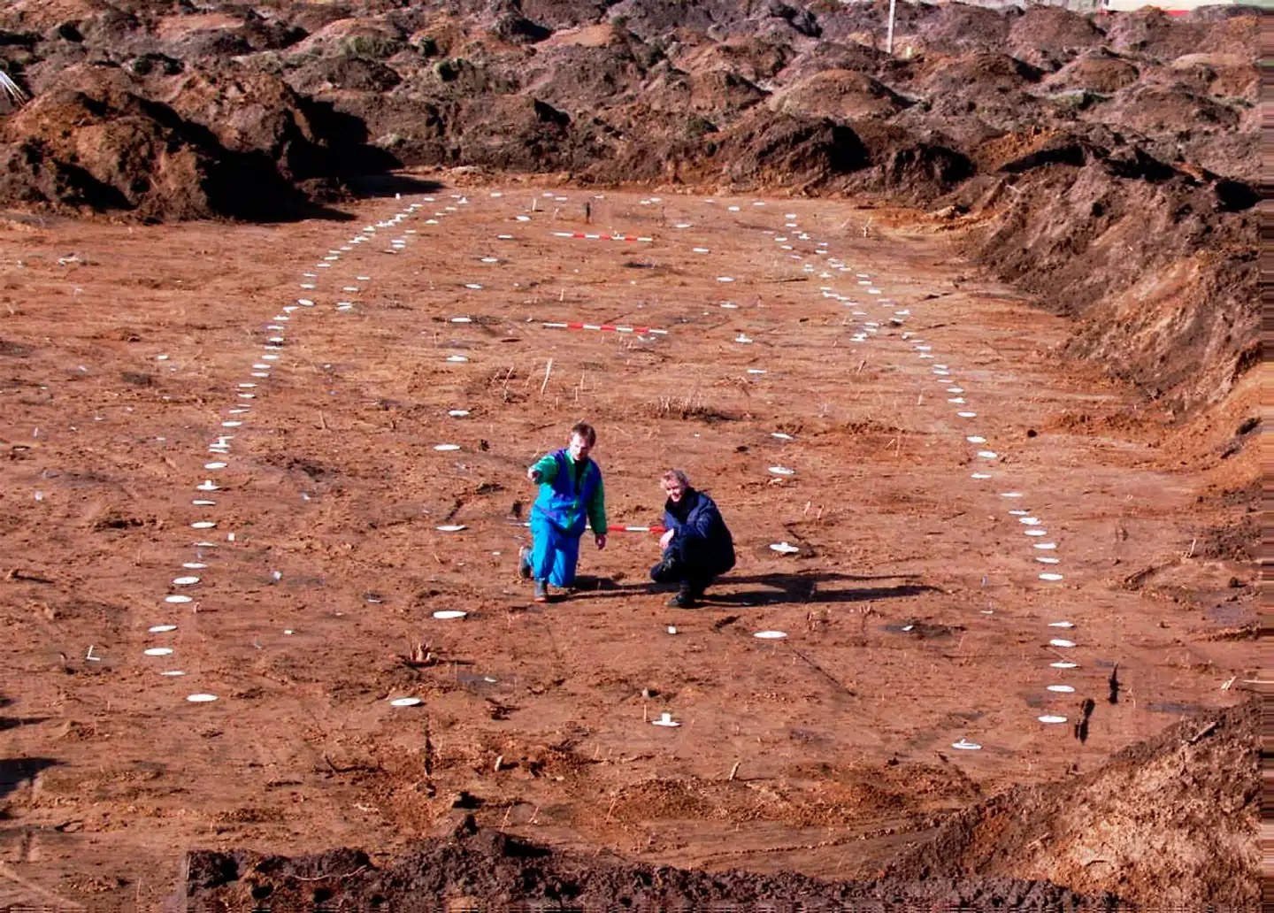 I 1995 fandt arkæologer rester af et langhus fra Vikingtiden. Huset, der var otte meter bredt og 44 meter langt, blev fundet i Vendsyssel.
