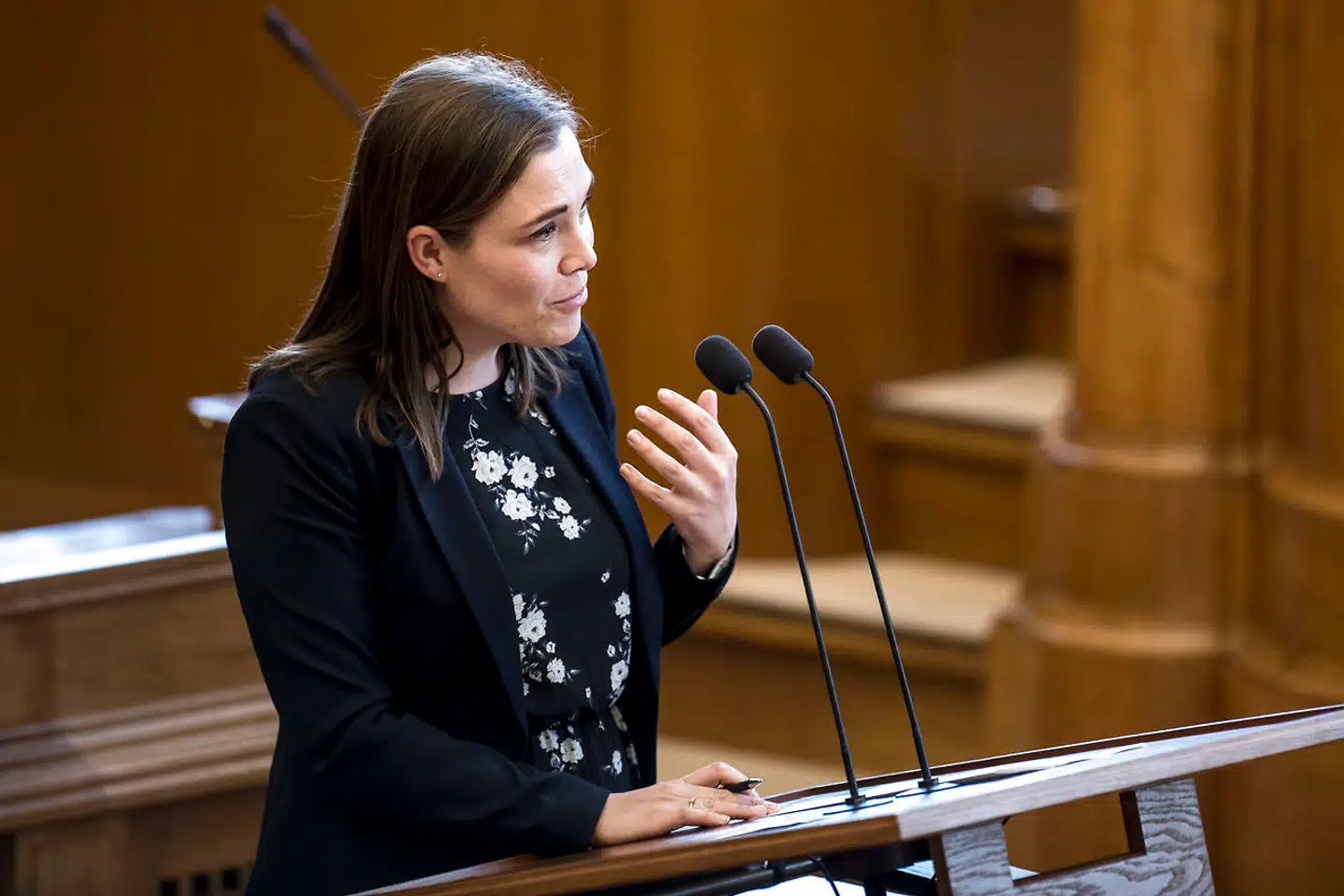 Socialdemokratiets ældreordfører Astrid Krag mener, at en ældrepleje baseret på private forsikringsordnigner vil være et brud på velfærdskontrakten.