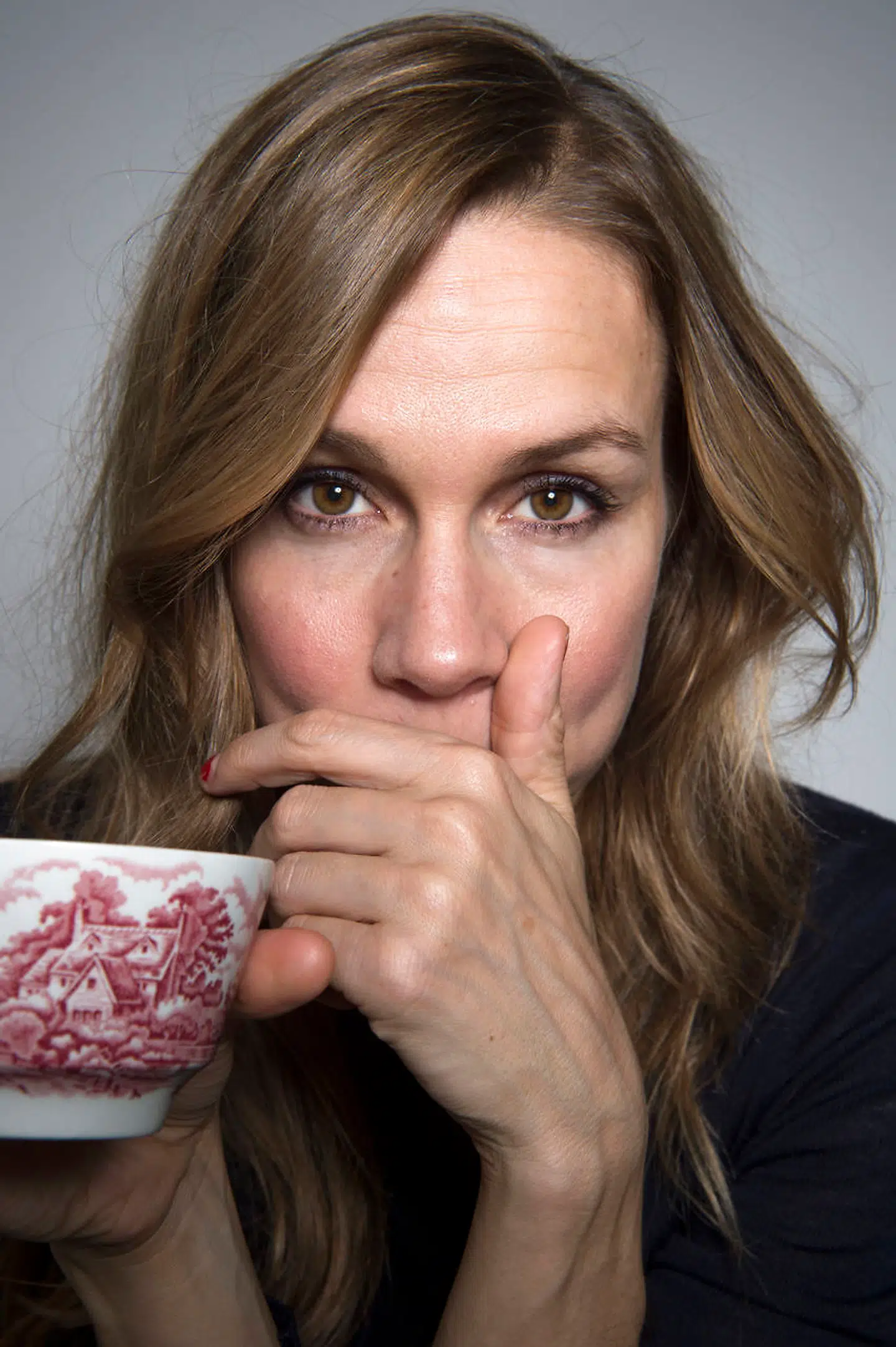 I dag bliver »Quizzen« bestyret af en ny vært, Gyrith Cecilie Ross. Signe Molde forlod selv programmet, fordi hun efterhånden havde haft besøg af de folkevalgte flere gange.