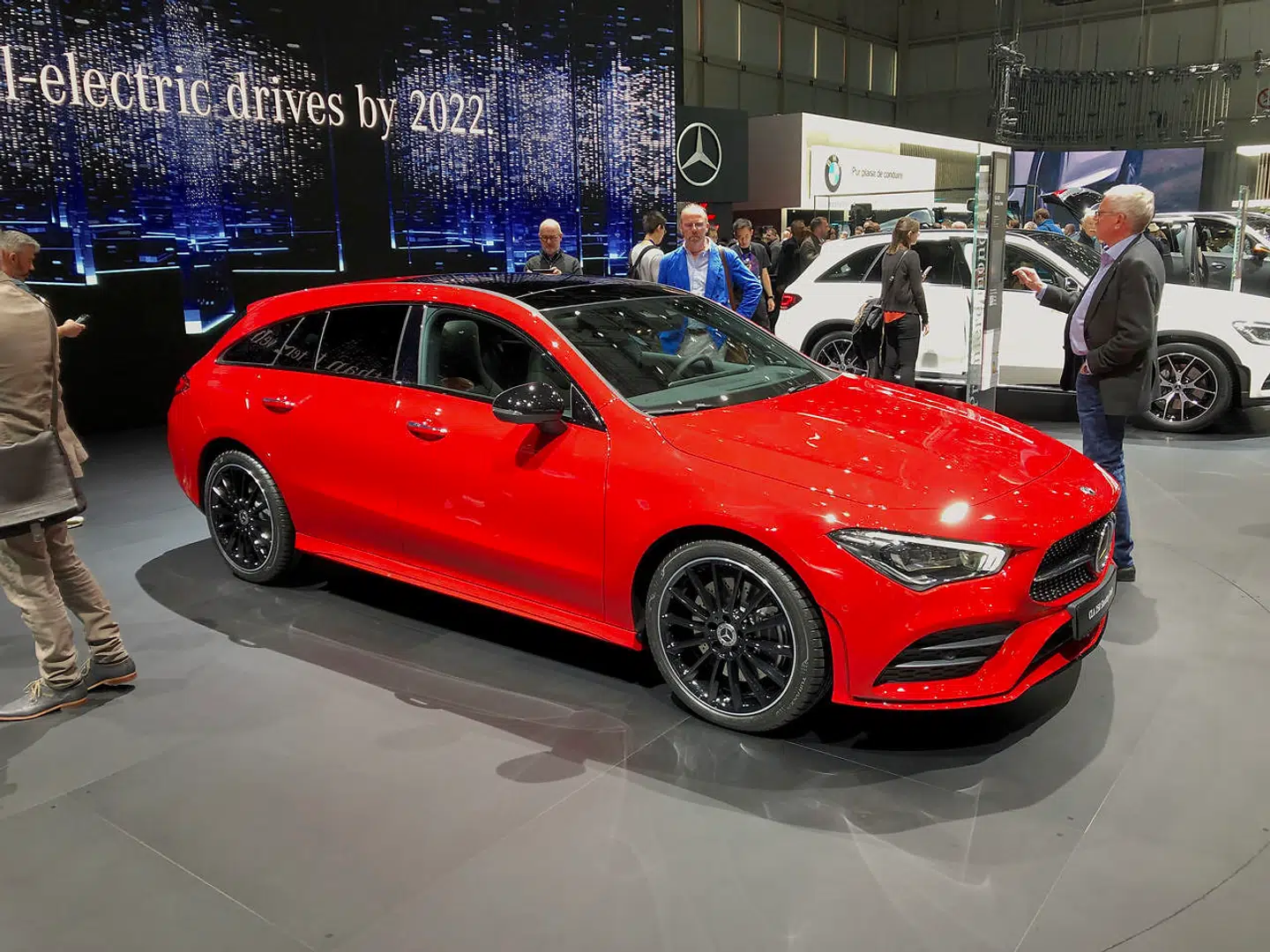 CLA Shooting Brake er den elegante stationcar med coupé-linjer, og den er alt andet end fortidens kliché om en støvet Mercedes-stationcar med taxiimage.