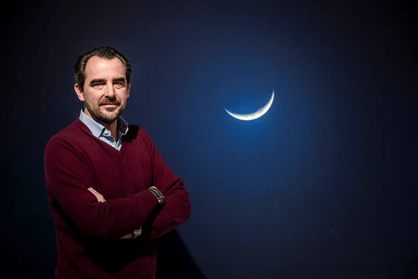 »Shh...« er titlen på dette billede af en ganske tynd måne - som ikke desto mindre er i stand til at at kaste lysskær på den natsorte himmel, påpeger Prins Nikolaos.