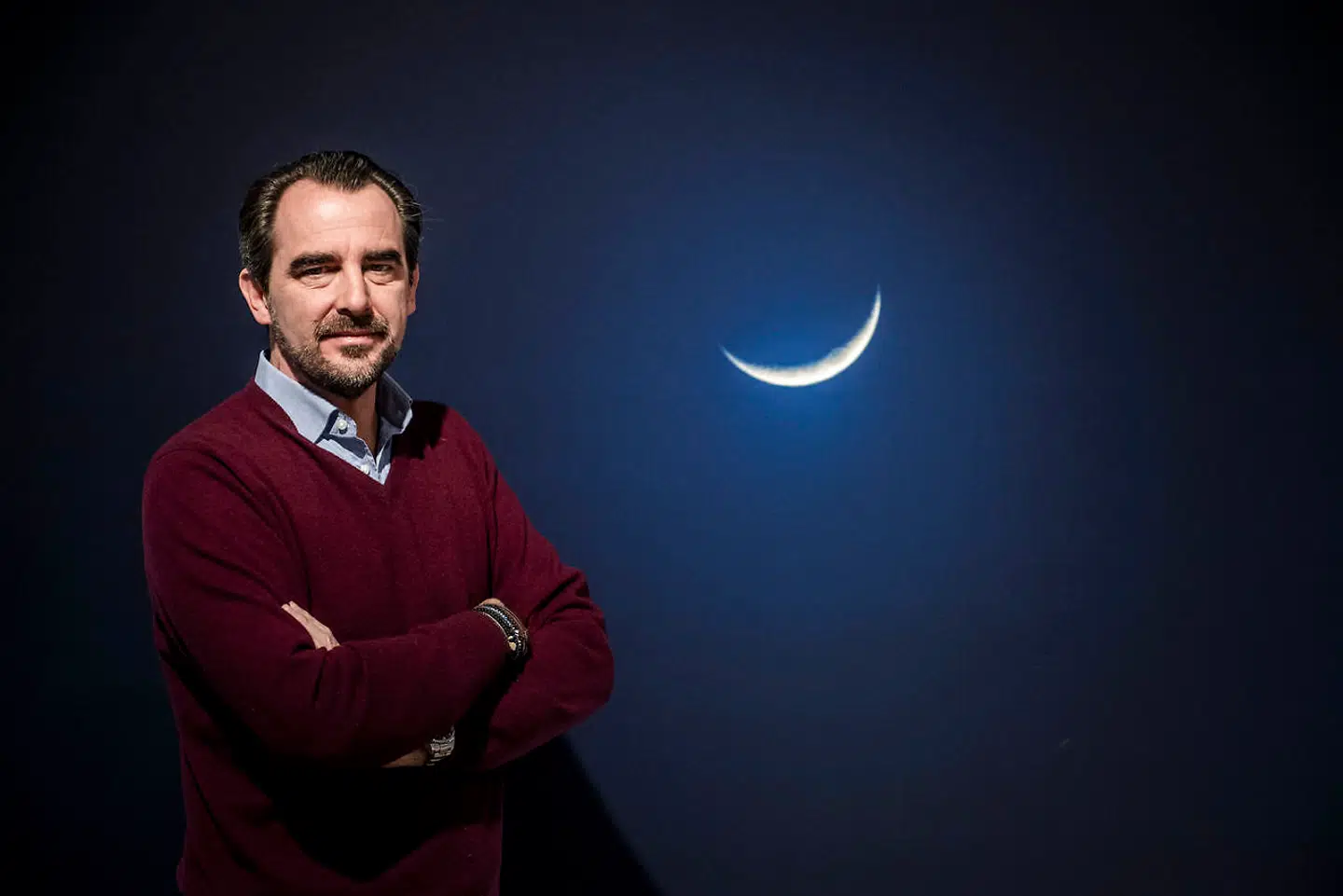 »Shh...« er titlen på dette billede af en ganske tynd måne - som ikke desto mindre er i stand til at at kaste lysskær på den natsorte himmel, påpeger Prins Nikolaos.