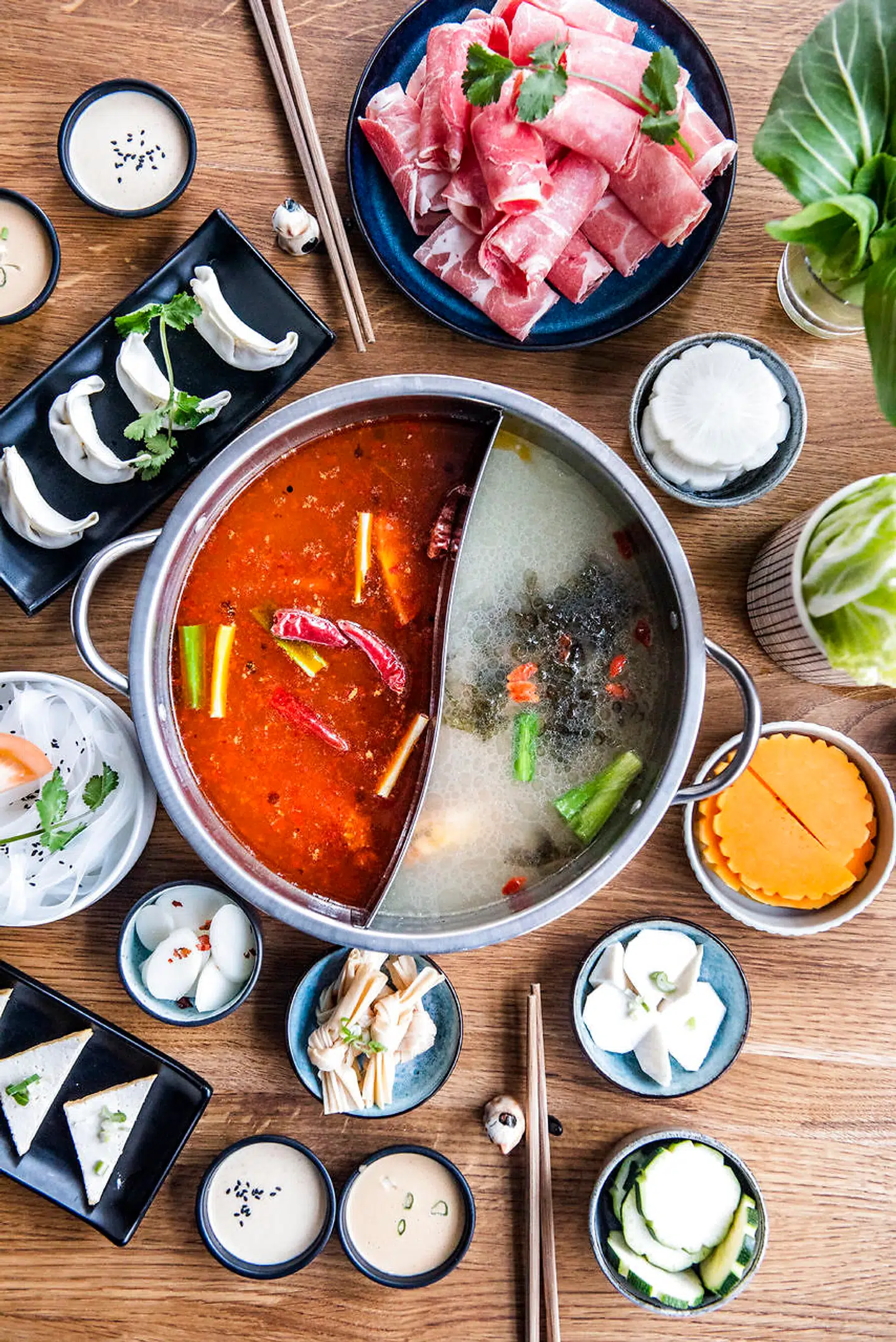 Med hot pot-princippet er der mulighed for selv at styre, hvor krydret maden skal være.