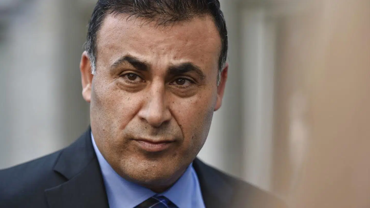 Naser Khader er formand for Folketingets Forsvarsudvalg. Derudover er han ved siden af sit arbejde som folketingsmedlem senior fellow i en amerikansk tænketank og har personlig erfaring med at levere den type rapporter, som Forsvarsministeriet nu er kommet i modvind for at bestille.