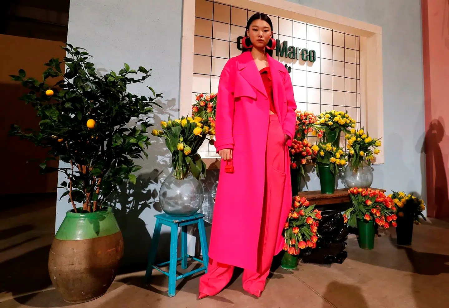 Kan du få øje på tasken? Fra Jacquemus' Fall-Winter 2019/2020 Ready-to-Wear-kollektion, som blev præsenteret i Paris i sidste måned.