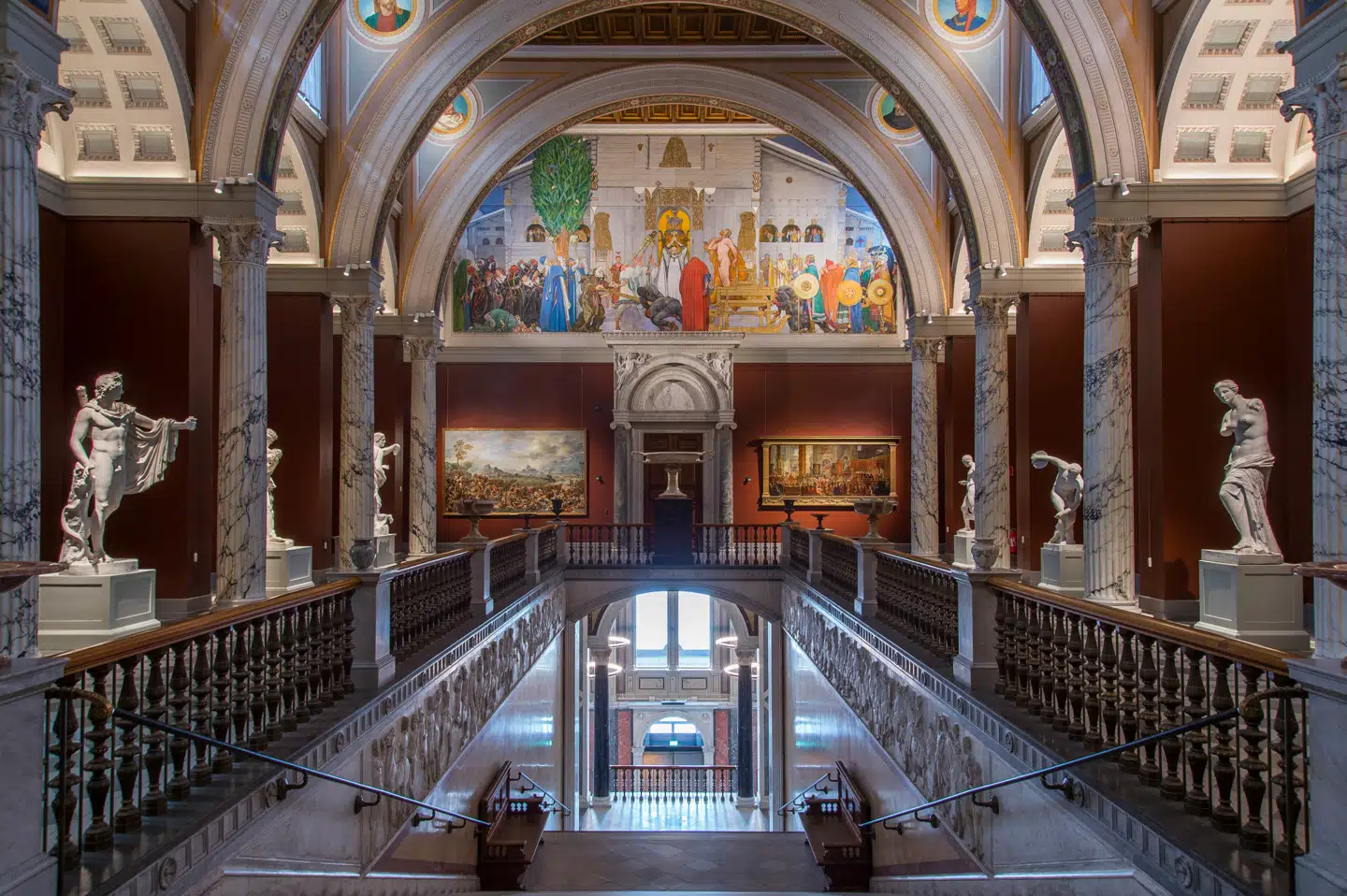 Det svenske Nationalmuseum, som har en større samling end Louvre, iscenesætter kunst og design med ny farvepalet.