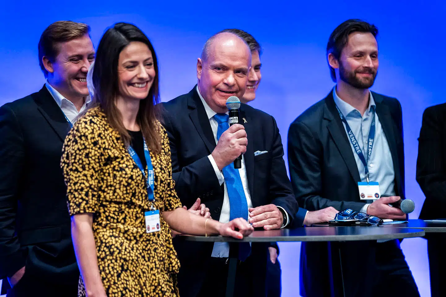Søren Gade (med mikrofonen) blev overgået af blandt andre Linea Søgaard-Lidell (tv.), da Venstres delegerede i dag stemte om europaparlamentskandidaternes placering på partiets opstillingsliste. Foto: Martin Sylvest/Ritzau Scanpix