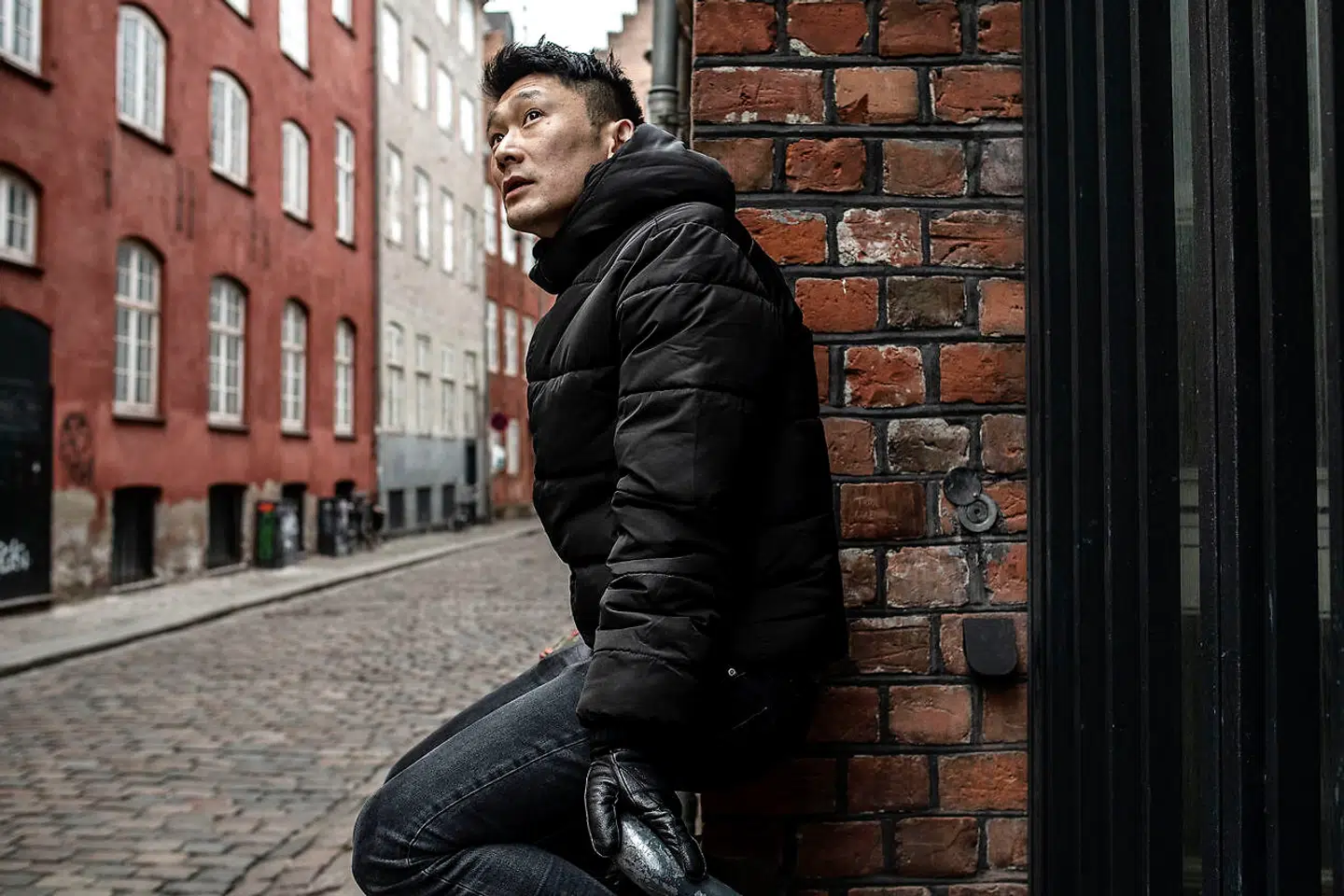 Thomas Hwan boede i Magstræde i Indre By med sin lillebror. Han forelskede sig i bydelen. »Det har været lidt skamfuldt for mig at sige, at min yndlingsbydel er Indre By, fordi der er en masse turister, men jeg har det faktisk sådan,« siger han.