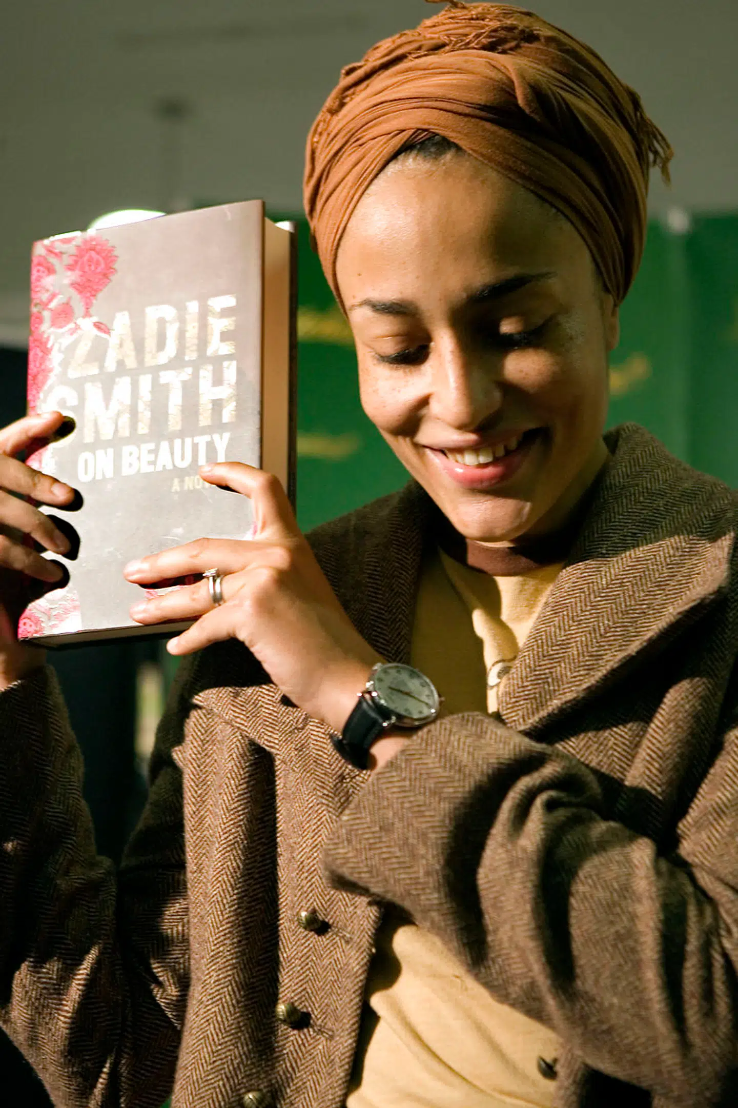 I 2005 gik Man Booker Prisen til Zadie Smith for romanen »On Beaty«.