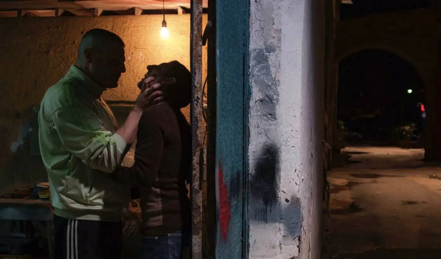 Eduardo Pesce og Marcello Fonte støder sammen i Matteo Garrones »Dogman«.