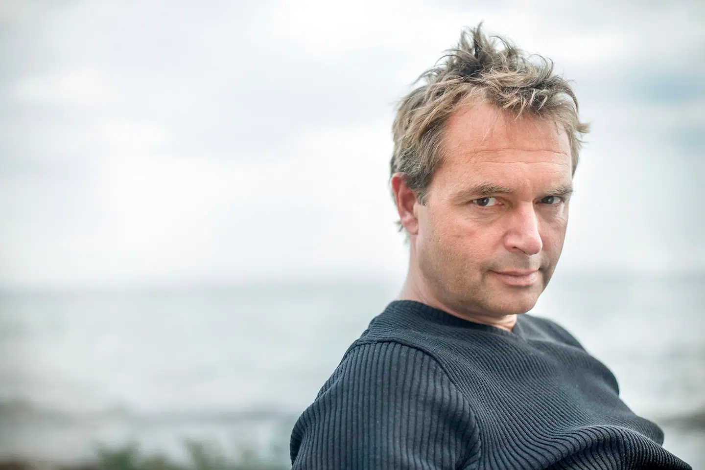 Det er snart 20 år siden, Poul Erik Tøjner blev direktør for Kunstmuseet Louisiana i Humlebæk. De to institutioner i dansk kunst er lige gamle. Begge er 60 år.